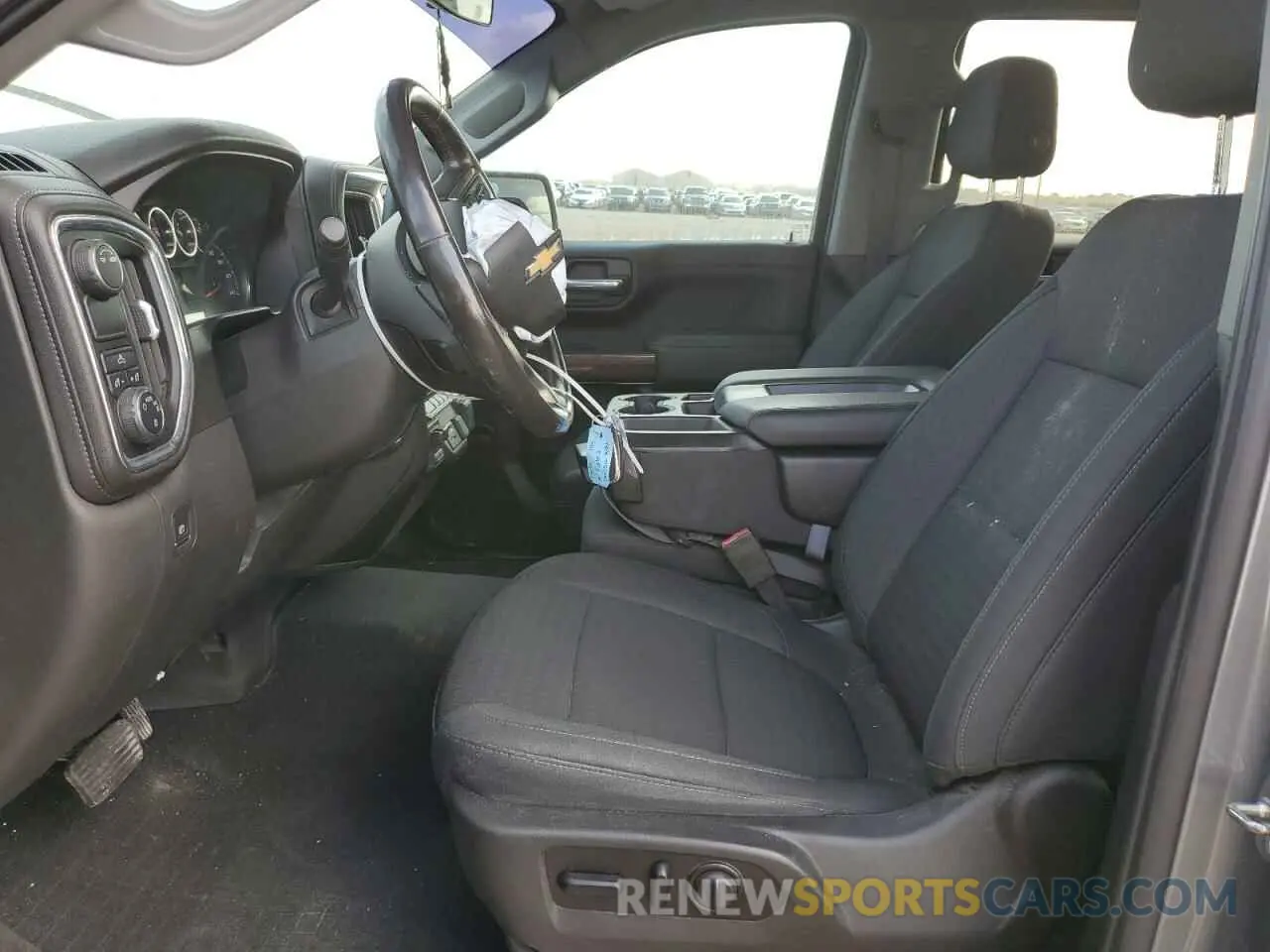 7 fotografías del automóvil dañado 3GCPWCED6LG364627 CHEVROLET ALL Models 2020