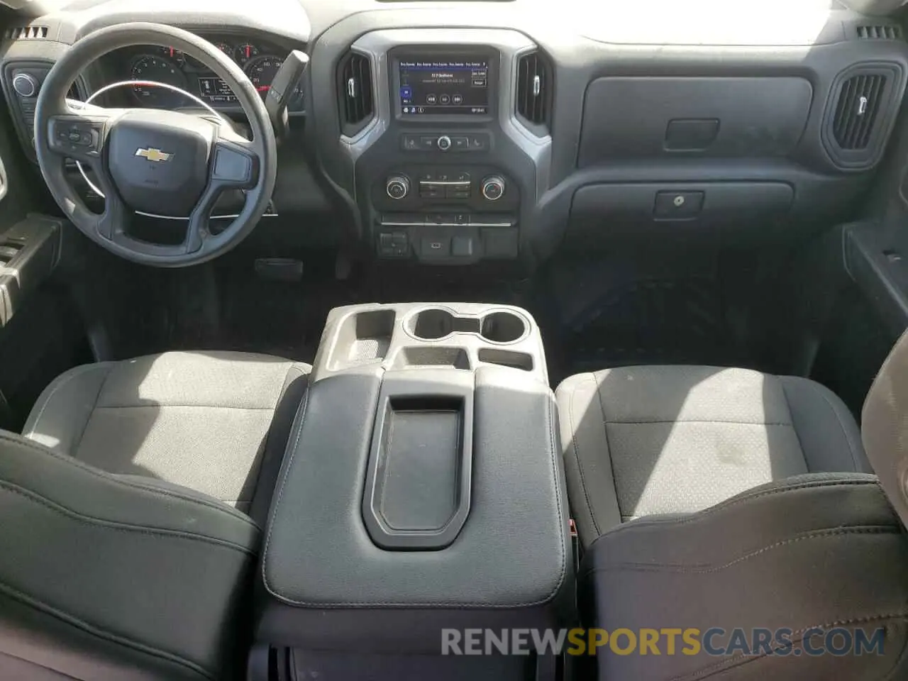 8 fotografías del automóvil dañado 3GCUYAEF0LG218078 CHEVROLET ALL Models 2020