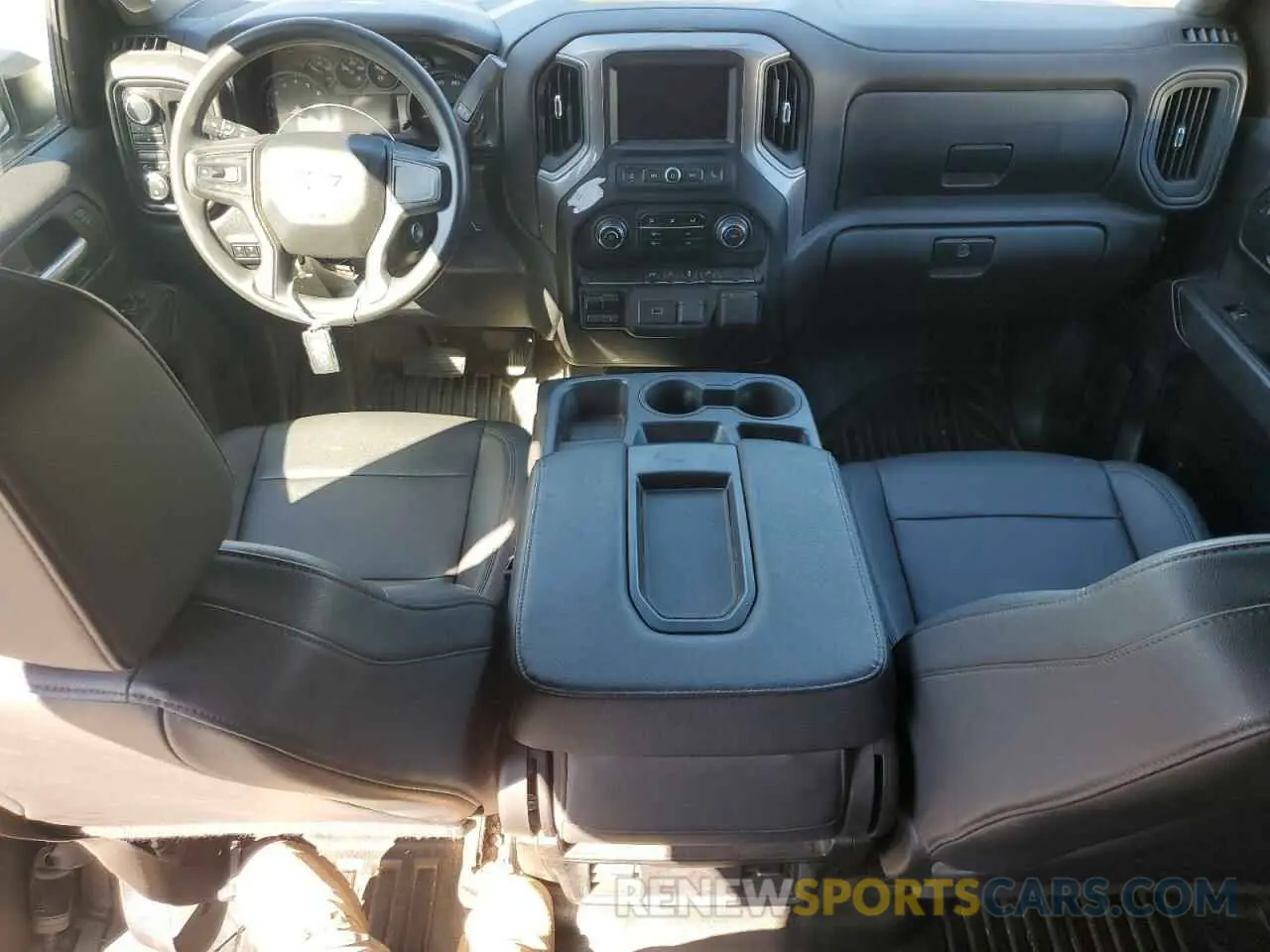 8 fotografías del automóvil dañado 1GC1YLE73MF235581 CHEVROLET ALL Models 2021