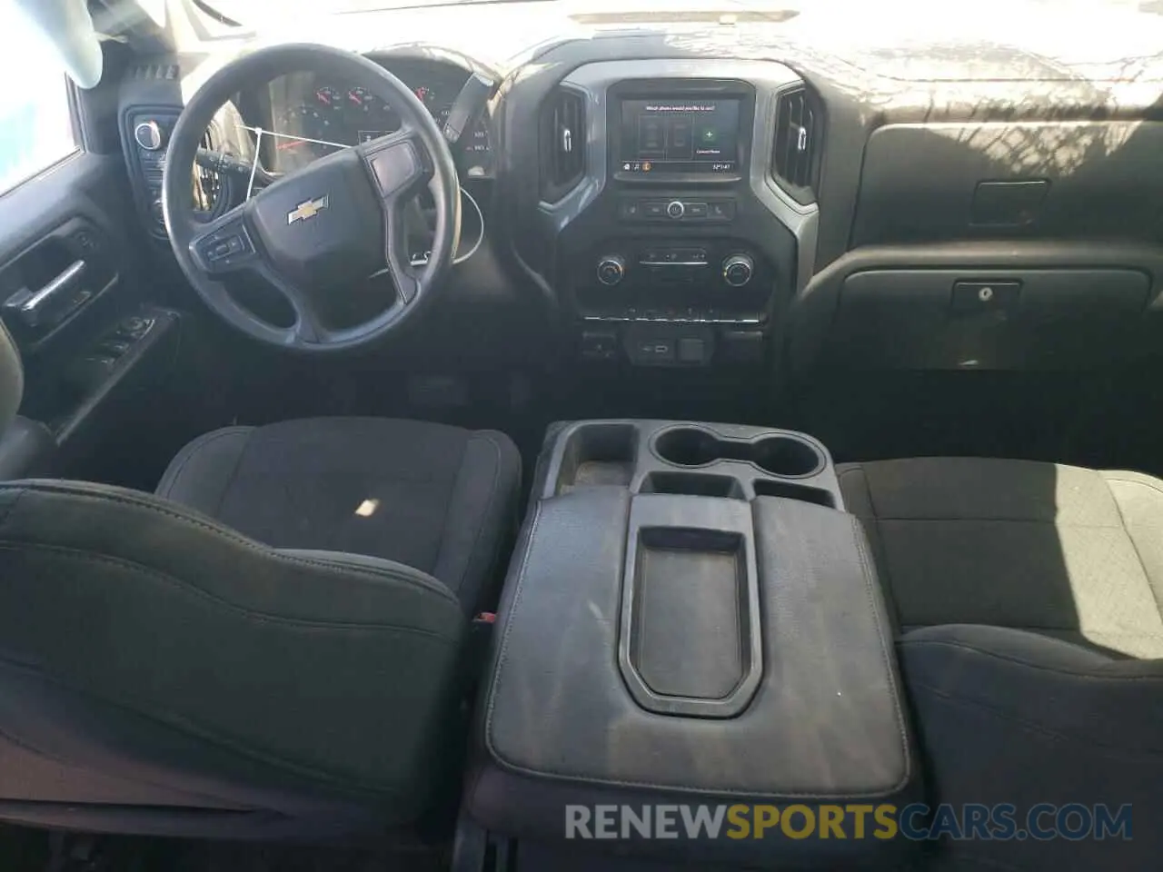 8 fotografías del automóvil dañado 1GC2YLE79MF136316 CHEVROLET ALL Models 2021