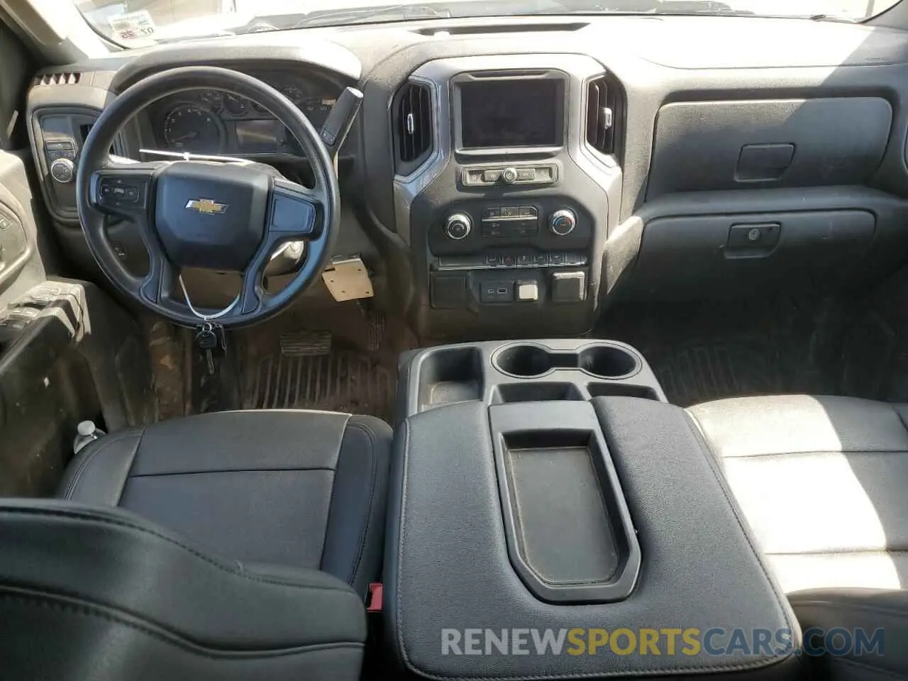 8 fotografías del automóvil dañado 1GC4WLE72MF186408 CHEVROLET ALL Models 2021