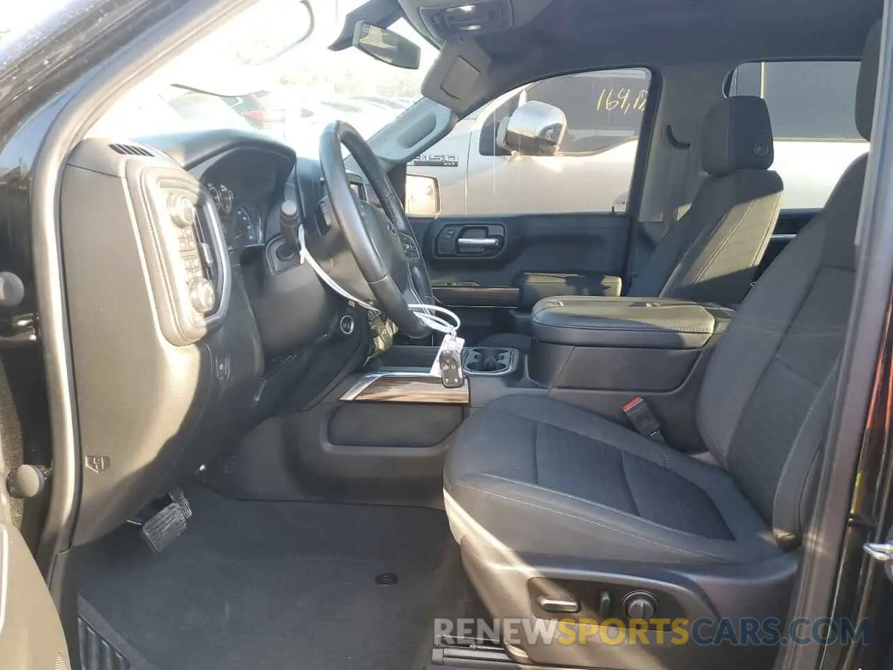 7 fotografías del automóvil dañado 1GCPYFED4MZ275930 CHEVROLET ALL Models 2021