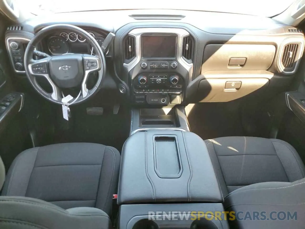 8 fotografías del automóvil dañado 1GCPYFED4MZ275930 CHEVROLET ALL Models 2021