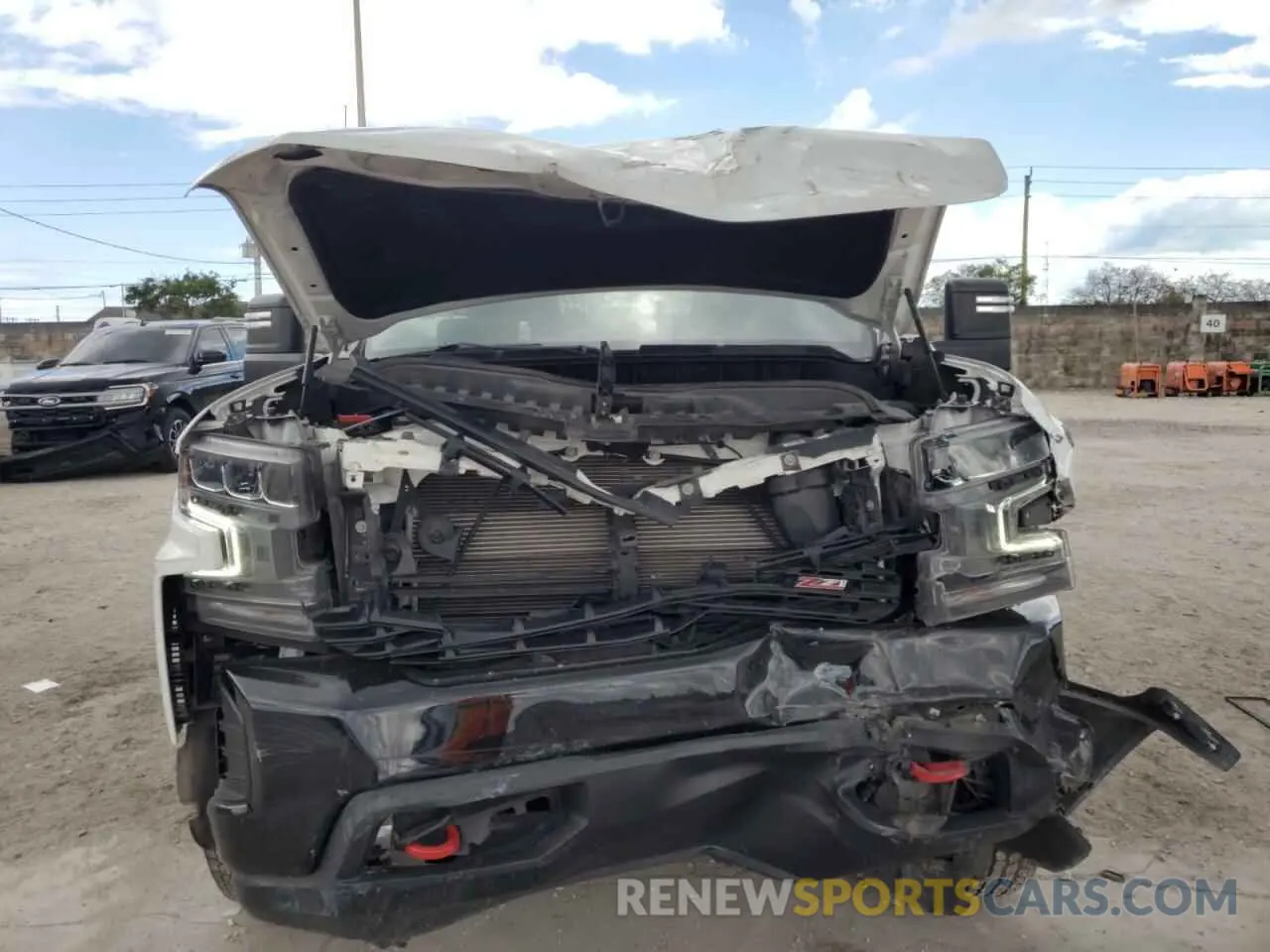 5 fotografías del automóvil dañado 1GCPYFED5MZ431988 CHEVROLET ALL Models 2021