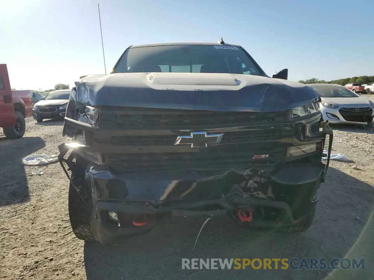 5 fotografías del automóvil dañado 1GCPYFEL5MZ288743 CHEVROLET ALL Models 2021