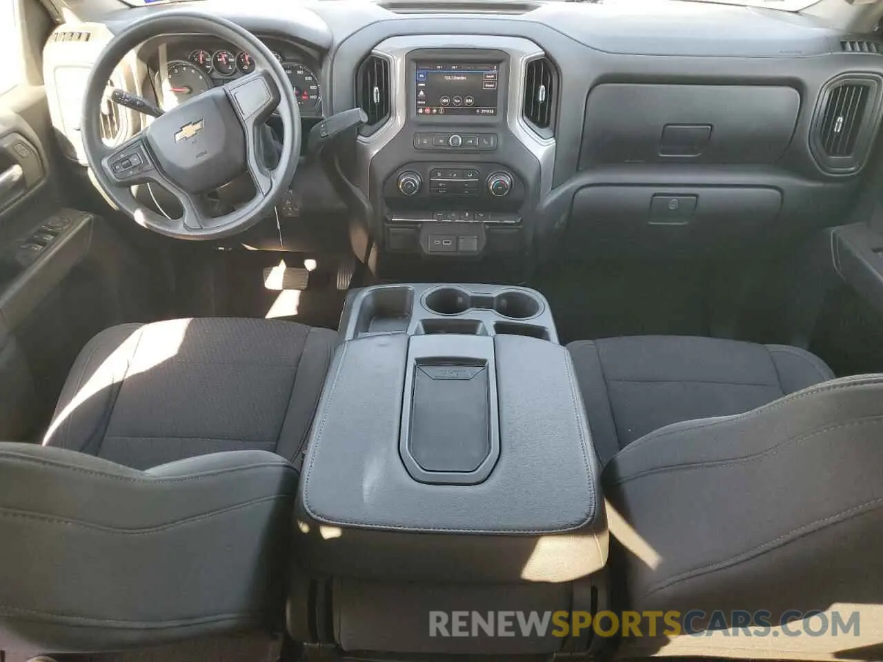 8 fotografías del automóvil dañado 1GCRWBEH3MZ117038 CHEVROLET ALL Models 2021