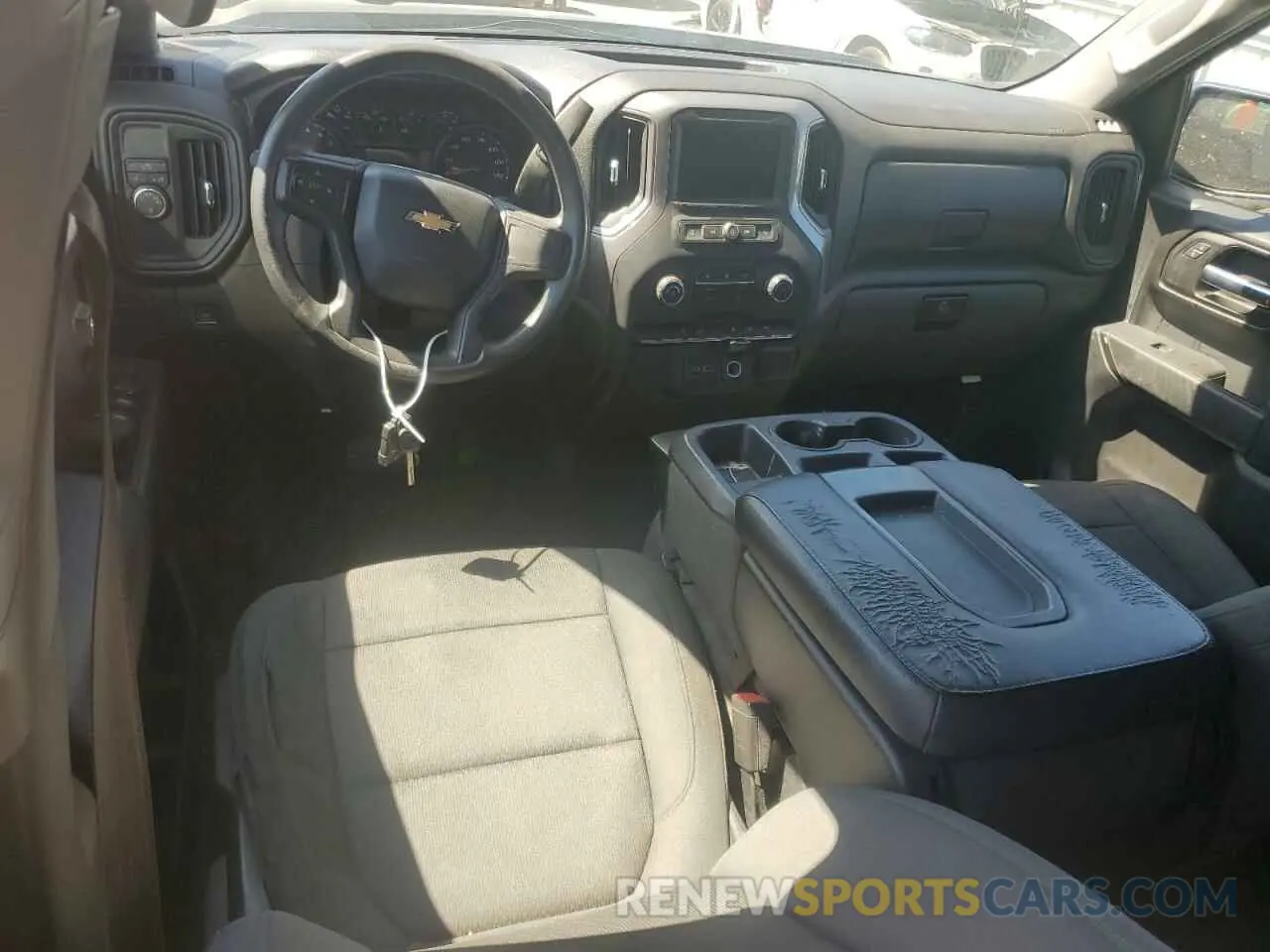 8 fotografías del automóvil dañado 1GCRWBEK1MZ356342 CHEVROLET ALL Models 2021