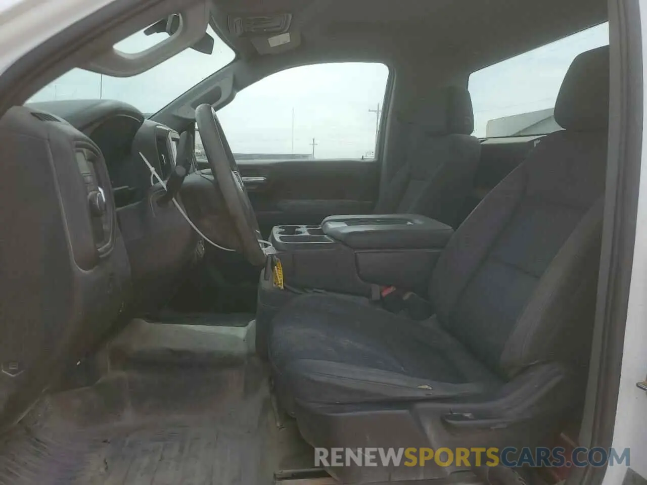 7 fotografías del automóvil dañado 3GCNWAEF5MG218282 CHEVROLET ALL Models 2021