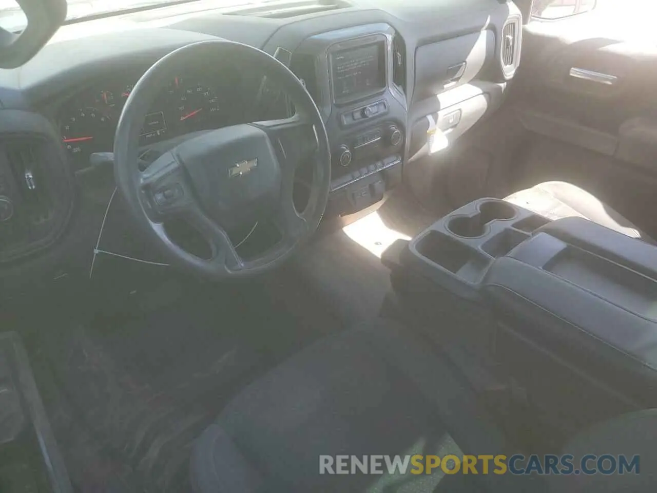 8 fotografías del automóvil dañado 3GCNWAEF6MG335630 CHEVROLET ALL Models 2021
