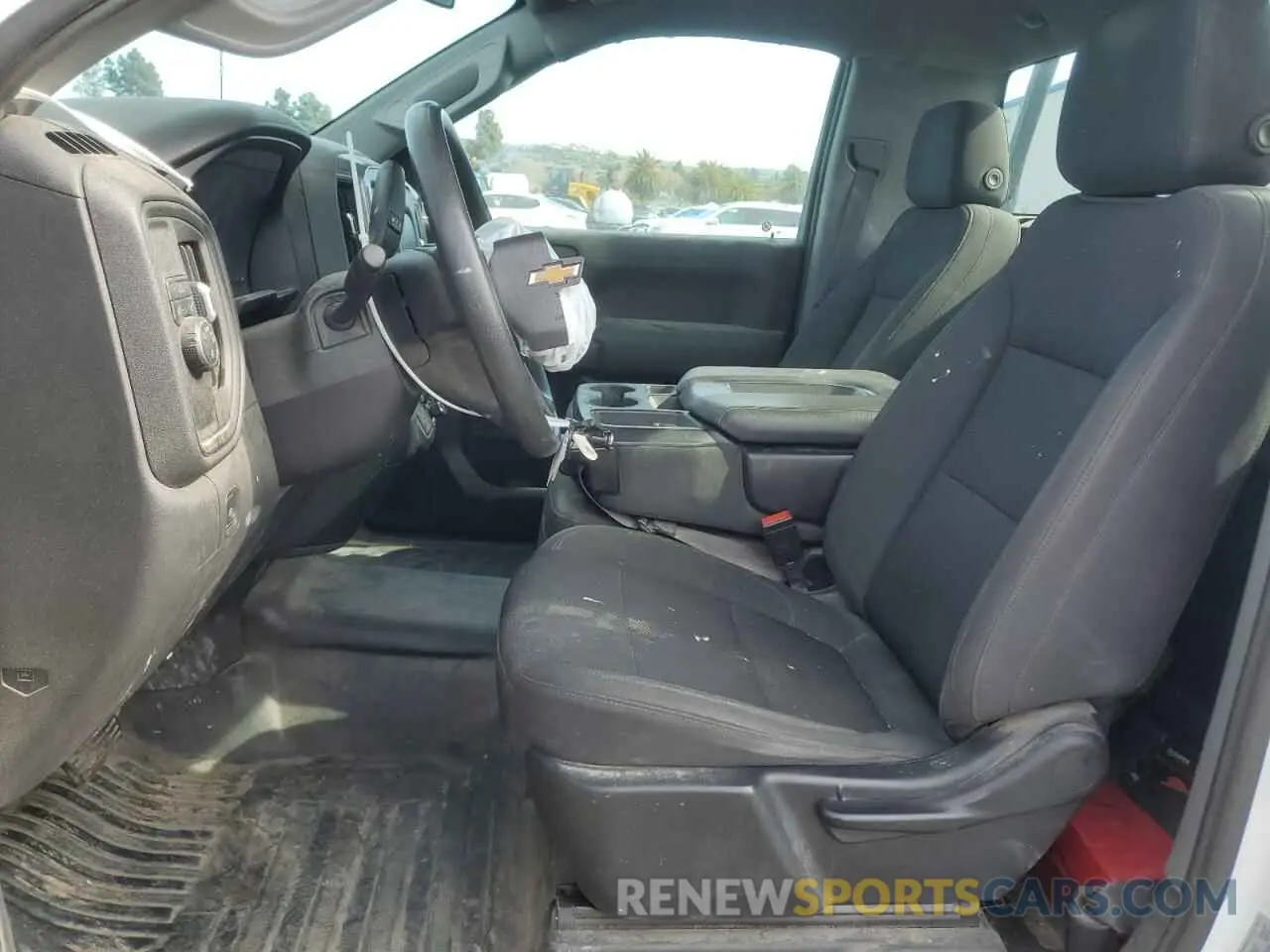 7 fotografías del automóvil dañado 3GCNWAEF7MG317850 CHEVROLET ALL Models 2021