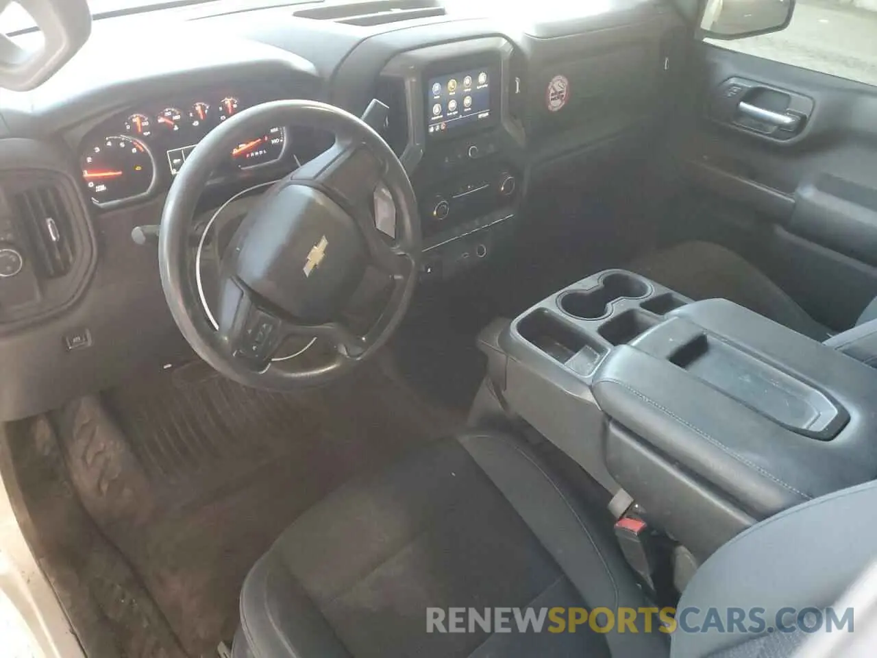 8 fotografías del automóvil dañado 3GCNWAEH5MG163138 CHEVROLET ALL Models 2021