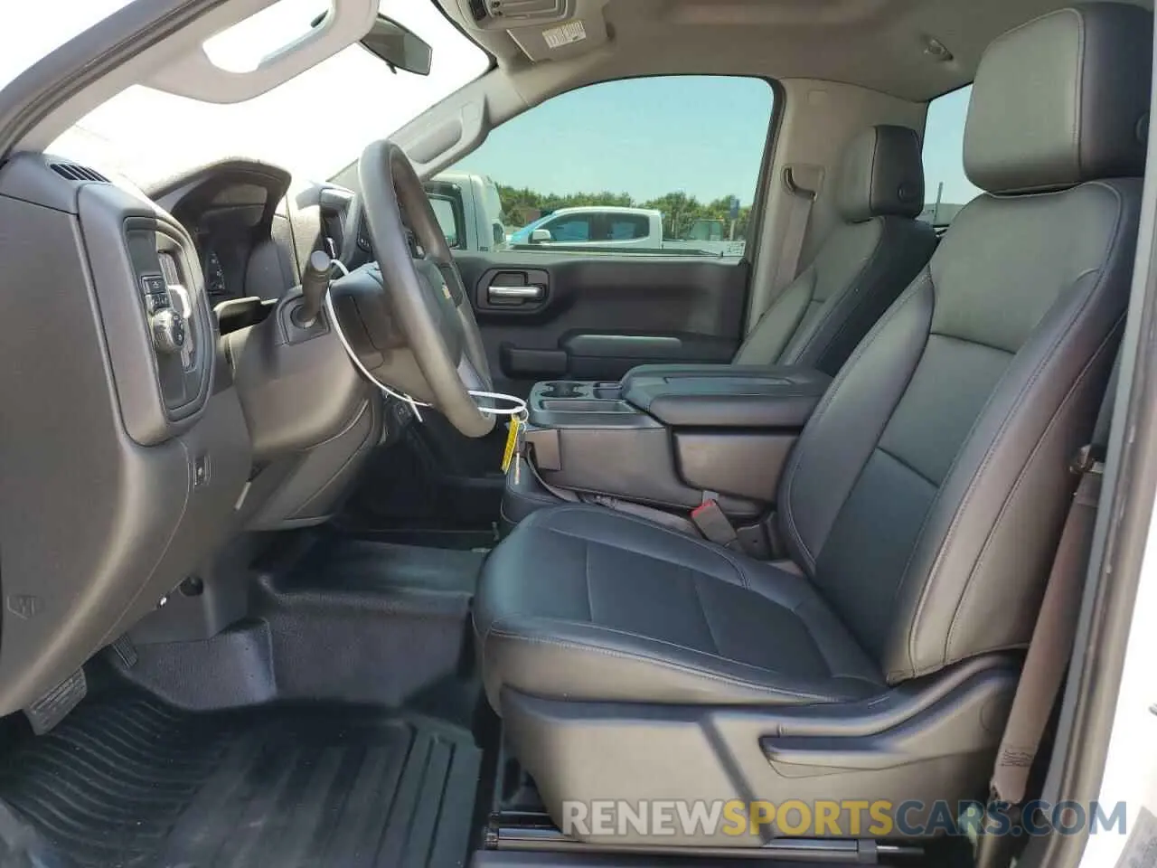 7 fotografías del automóvil dañado 3GCNWAEH8MG310522 CHEVROLET ALL Models 2021