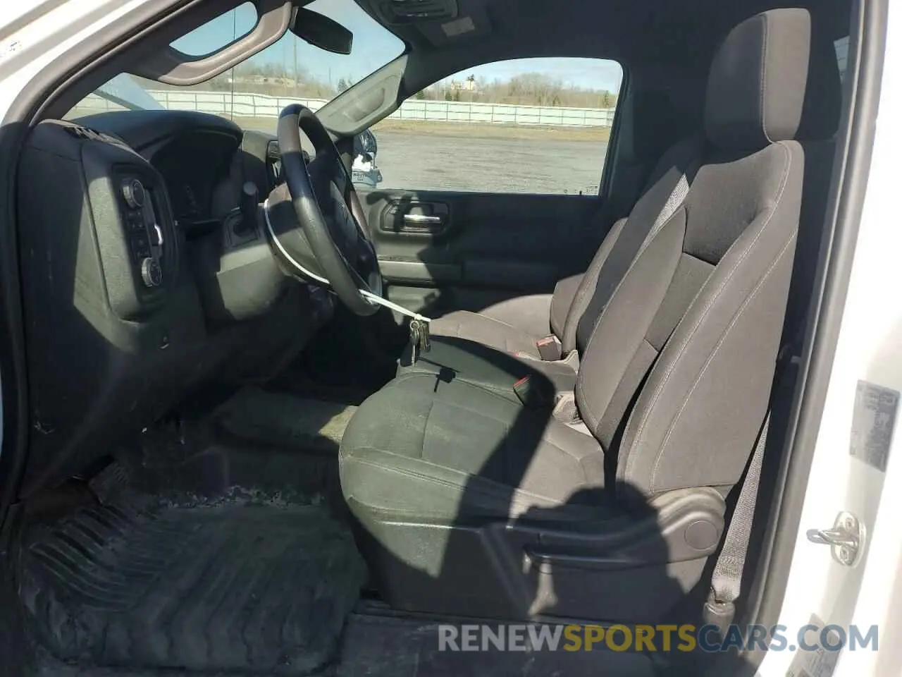 7 fotografías del automóvil dañado 3GCNYAEF0MG355866 CHEVROLET ALL Models 2021