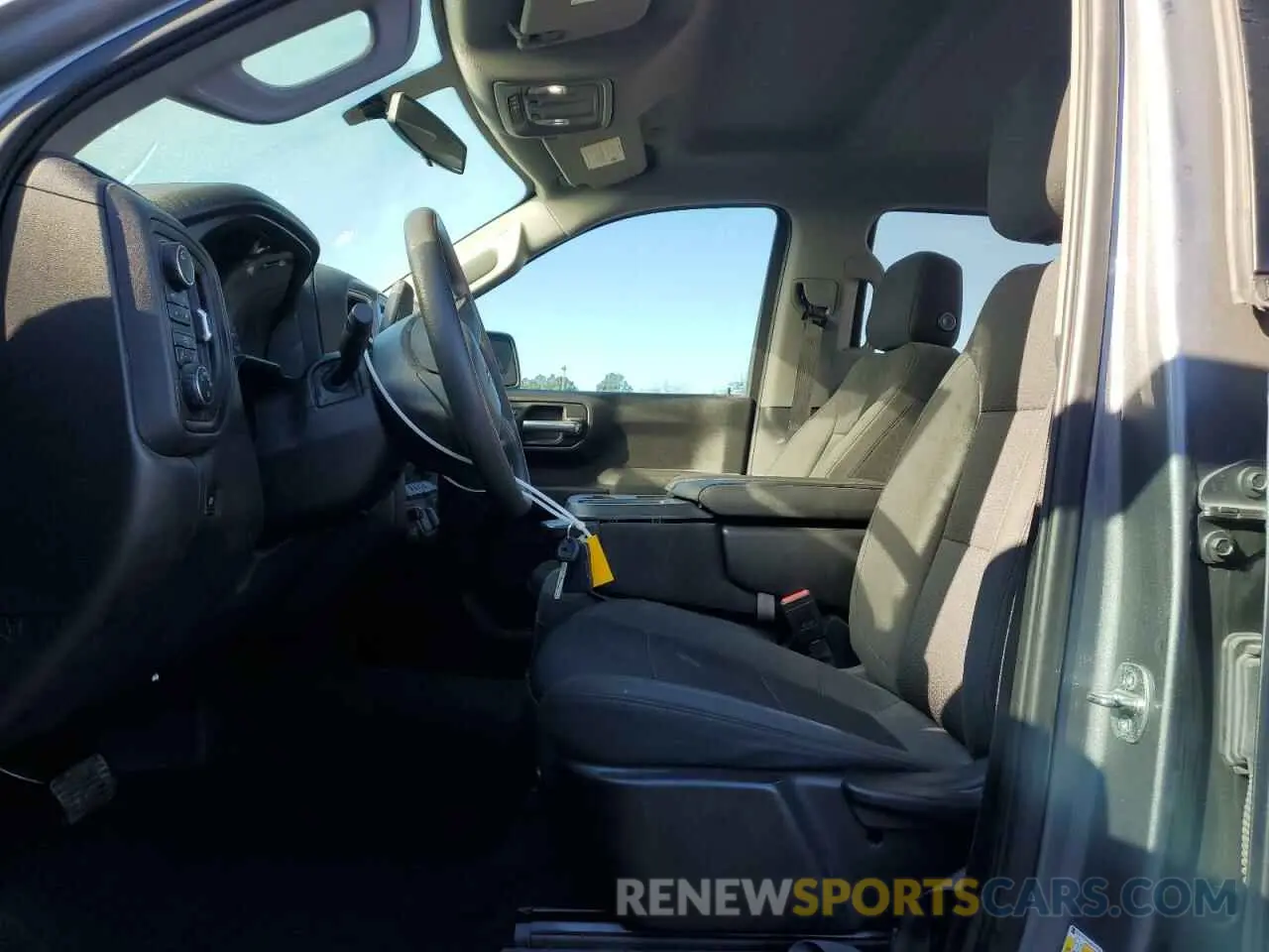 7 fotografías del automóvil dañado 3GCPYCEHXMG478189 CHEVROLET ALL Models 2021