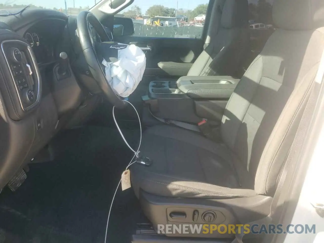 7 fotografías del automóvil dañado 3GCPYEEK4MG140360 CHEVROLET ALL Models 2021