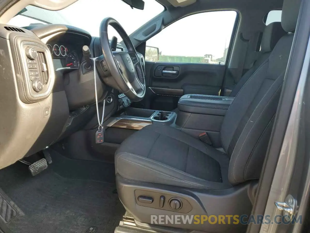 7 fotografías del automóvil dañado 3GCPYFED8MG220171 CHEVROLET ALL Models 2021