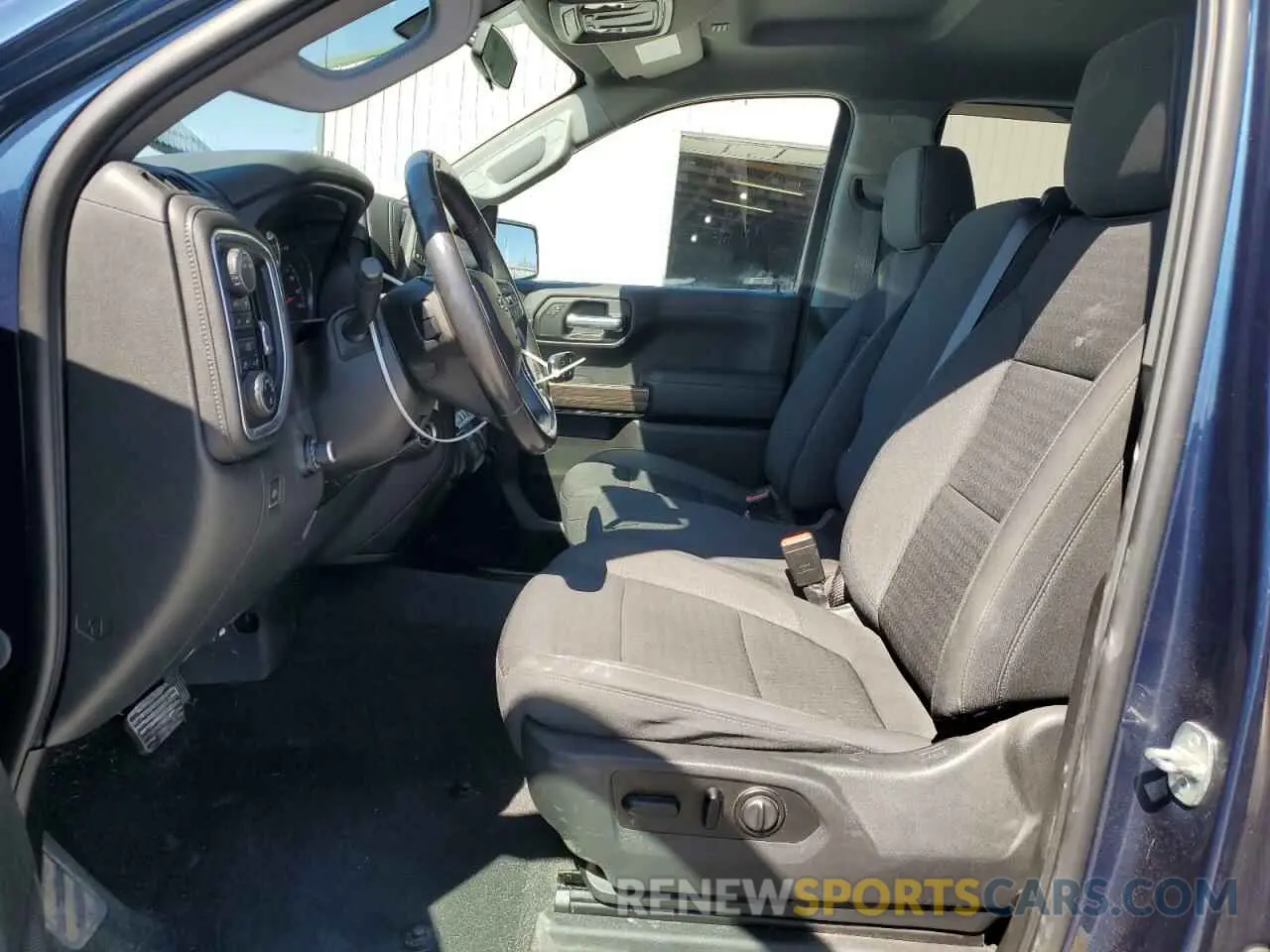 7 fotografías del automóvil dañado 3GCPYJEK7MG323728 CHEVROLET ALL Models 2021