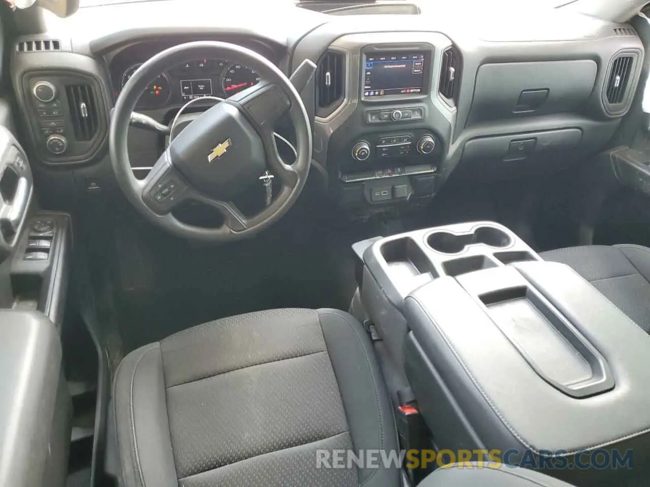 8 fotografías del automóvil dañado 3GCUYBEF3MG133579 CHEVROLET ALL Models 2021