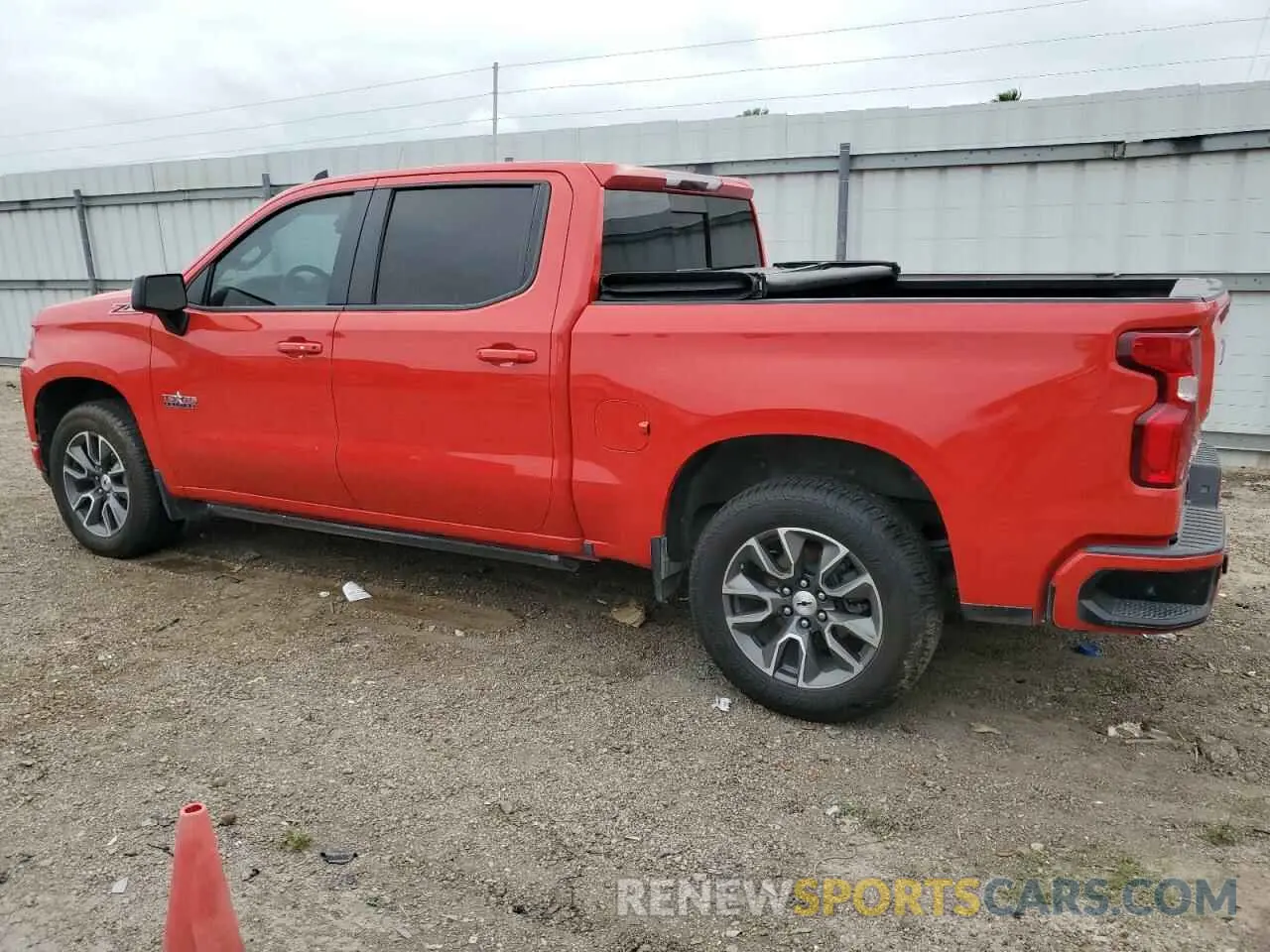 2 fotografías del automóvil dañado 3GCUYEETXMG293188 CHEVROLET ALL Models 2021