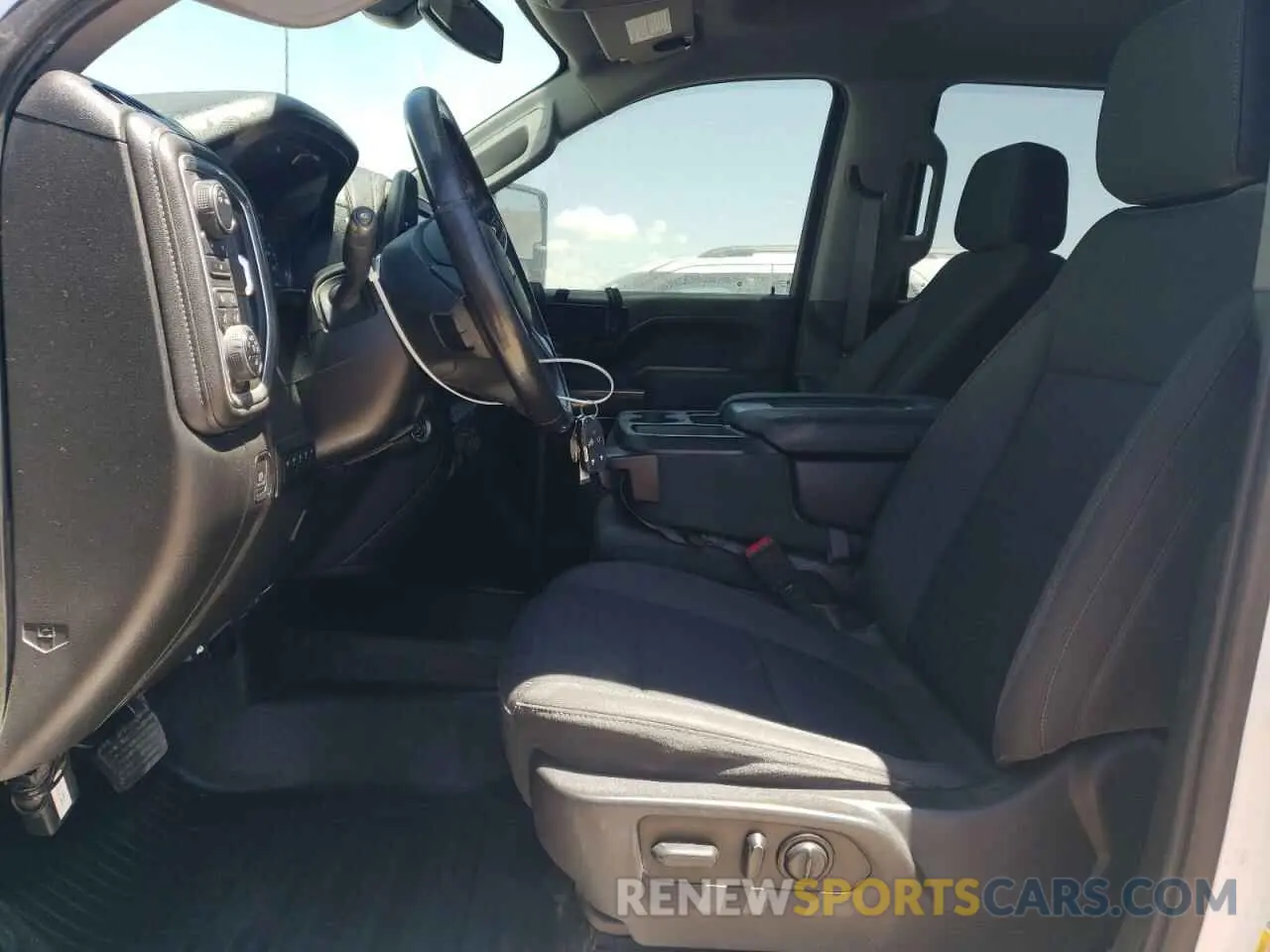 7 fotografías del automóvil dañado 1GC4YNE74NF180276 CHEVROLET ALL Models 2022