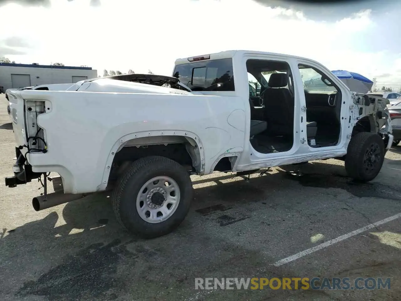 3 fotografías del automóvil dañado 1GC4YNEY5NF236623 CHEVROLET ALL Models 2022