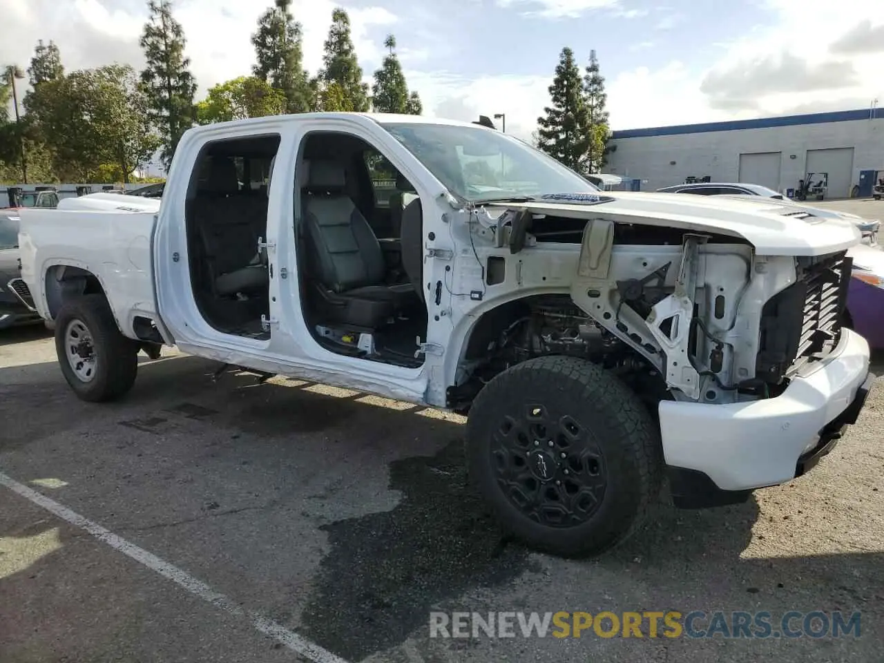 4 fotografías del automóvil dañado 1GC4YNEY5NF236623 CHEVROLET ALL Models 2022