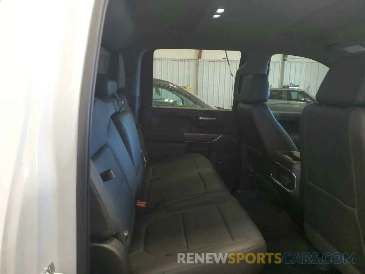 10 fotografías del automóvil dañado 1GC4YPEY1NF139821 CHEVROLET ALL Models 2022