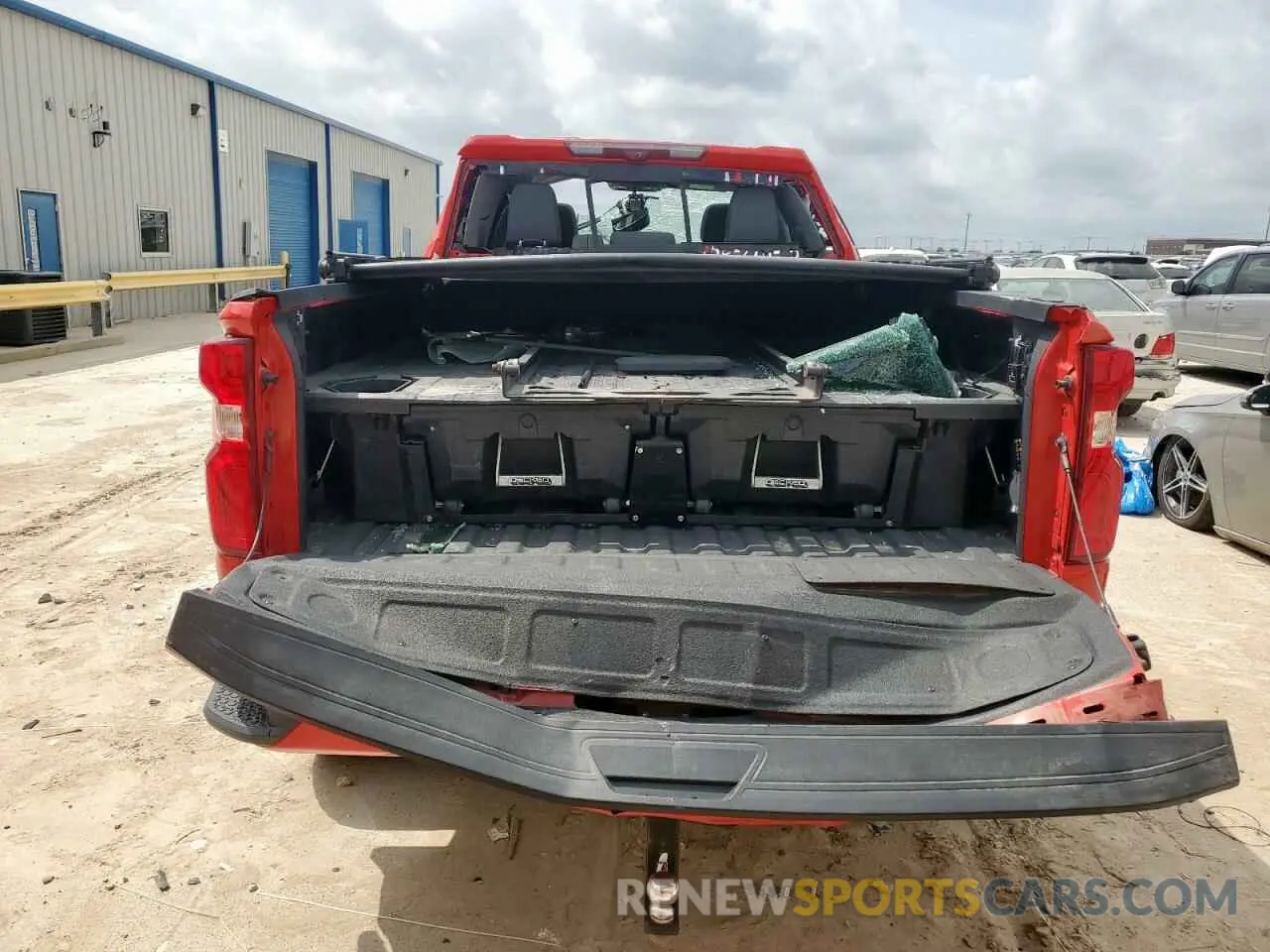 6 fotografías del automóvil dañado 1GC4YPEYXNF147948 CHEVROLET ALL Models 2022