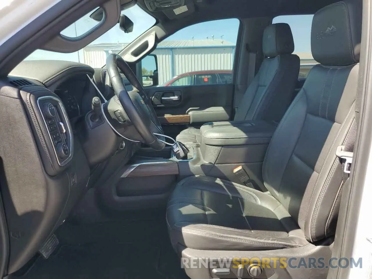7 fotografías del automóvil dañado 1GC4YRE73NF355950 CHEVROLET ALL Models 2022