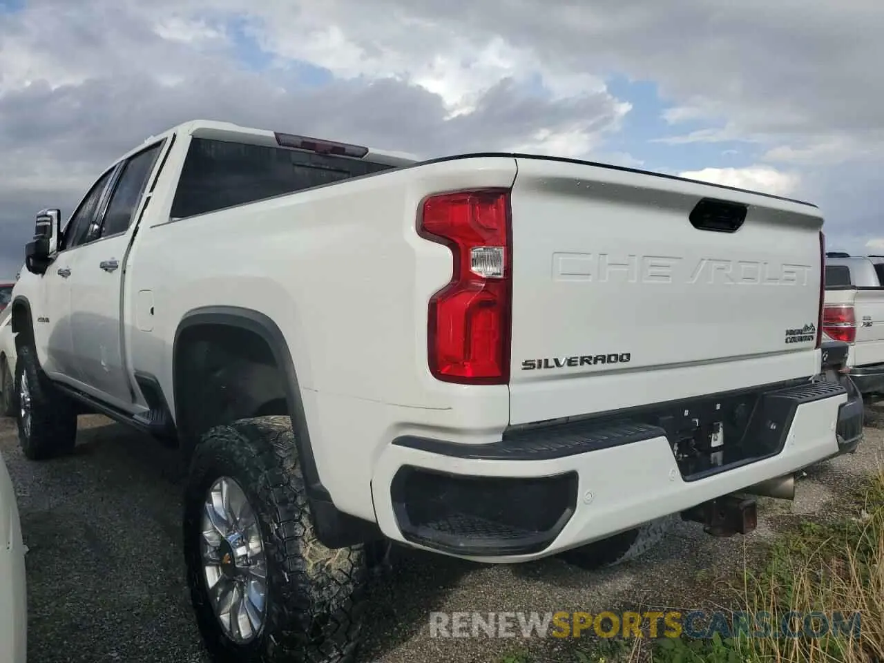 2 fotografías del automóvil dañado 1GC4YREY4NF356355 CHEVROLET ALL Models 2022
