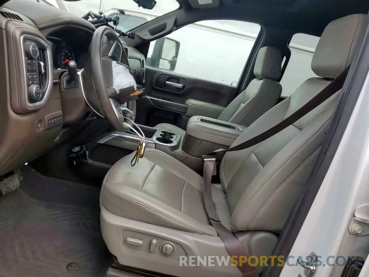 7 fotografías del automóvil dañado 1GC4YUEY1NF267796 CHEVROLET ALL Models 2022