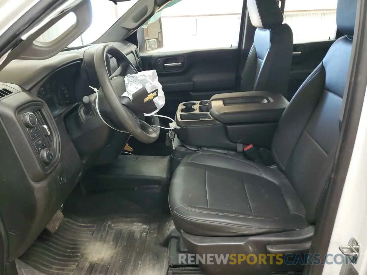 7 fotografías del automóvil dañado 1GC5YLE74NF322358 CHEVROLET ALL Models 2022