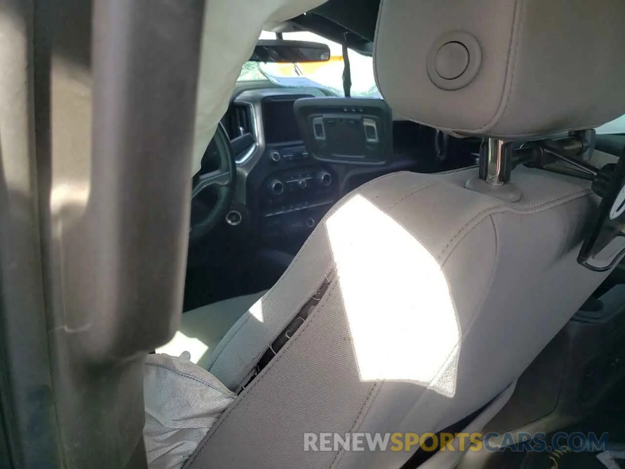 8 fotografías del automóvil dañado 1GCPYFED6NZ124279 CHEVROLET ALL Models 2022