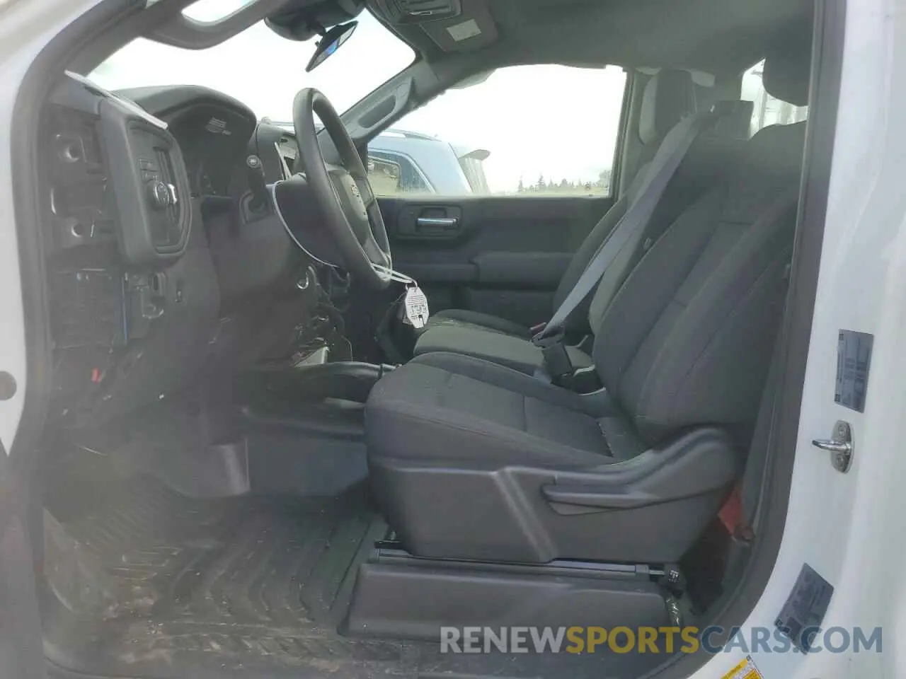 7 fotografías del automóvil dañado 3GCNAAED3NG647614 CHEVROLET ALL Models 2022