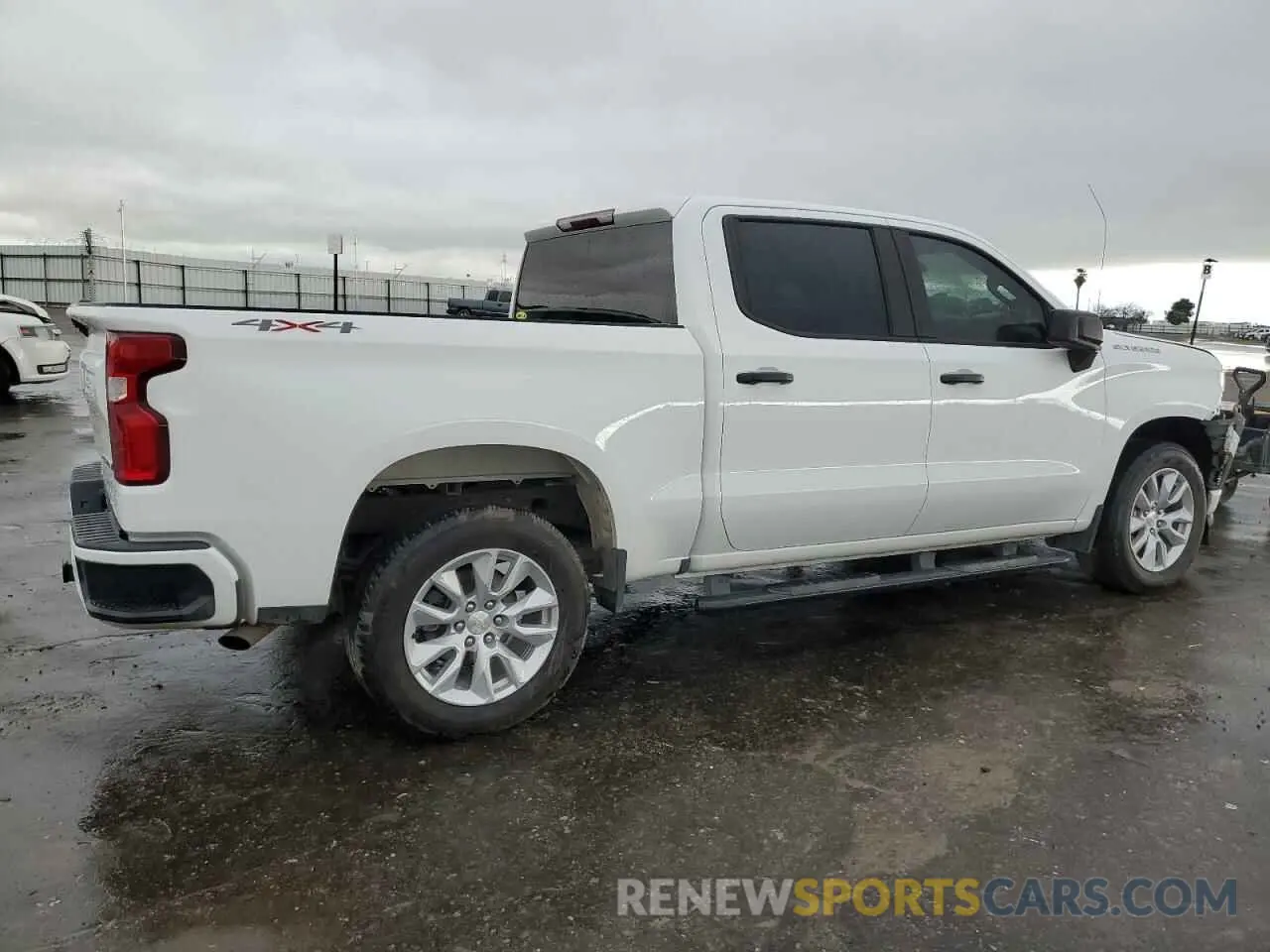 3 fotografías del automóvil dañado 3GCPYBEKXNG112868 CHEVROLET All Models 2022