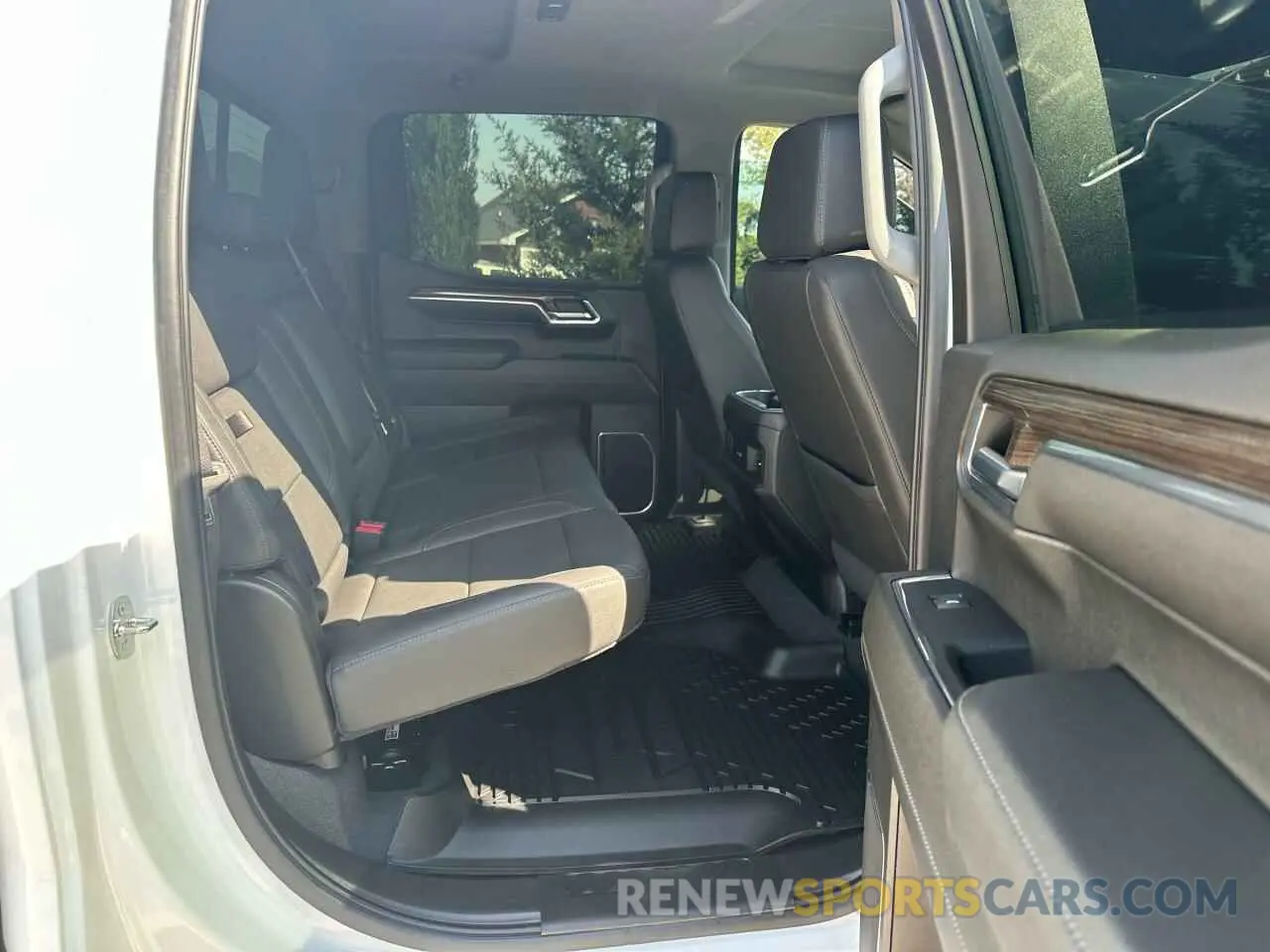 6 fotografías del automóvil dañado 1GCUDEEL0PZ287450 CHEVROLET ALL Models 2023