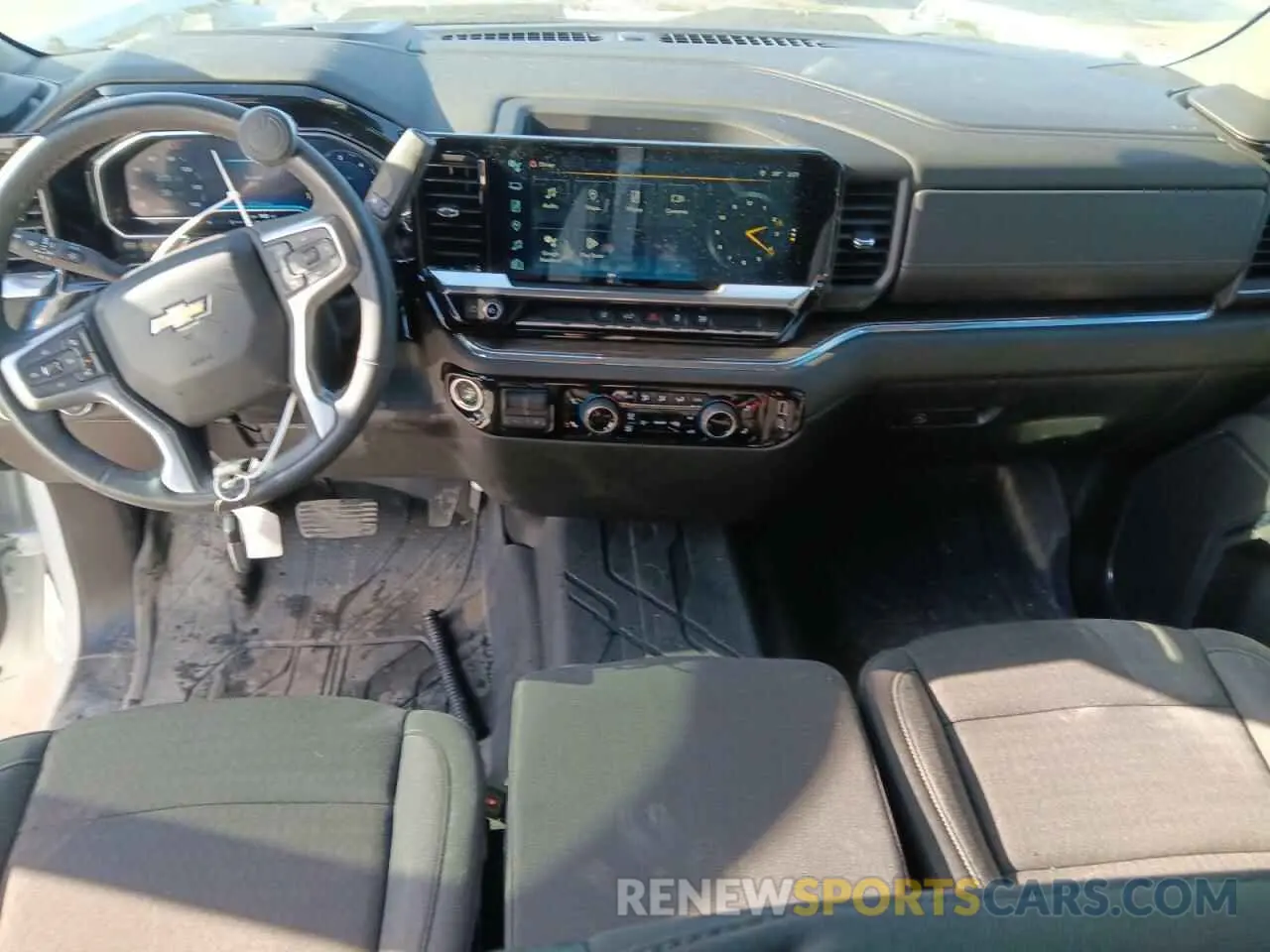 8 fotografías del automóvil dañado 1GC4YNE70RF342877 CHEVROLET ALL Models 2024