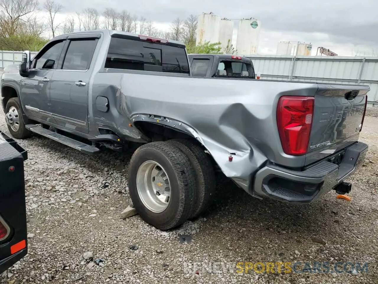 2 fotografías del automóvil dañado 1GC4KVEY3SF122424 CHEVROLET ALL Models 2025