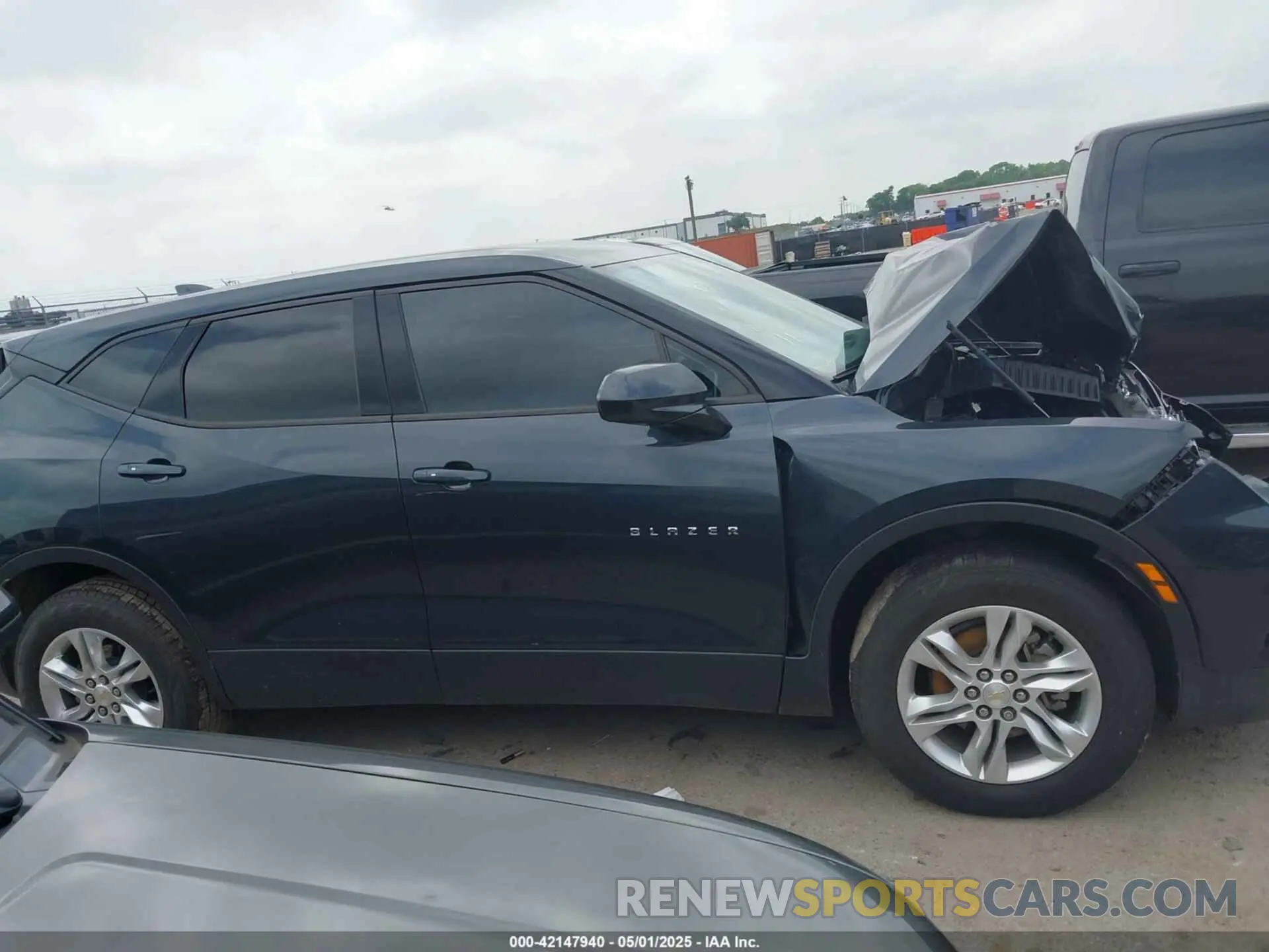 13 fotografías del automóvil dañado 3GNKBBRA0KS699143 CHEVROLET BLAZER 2019