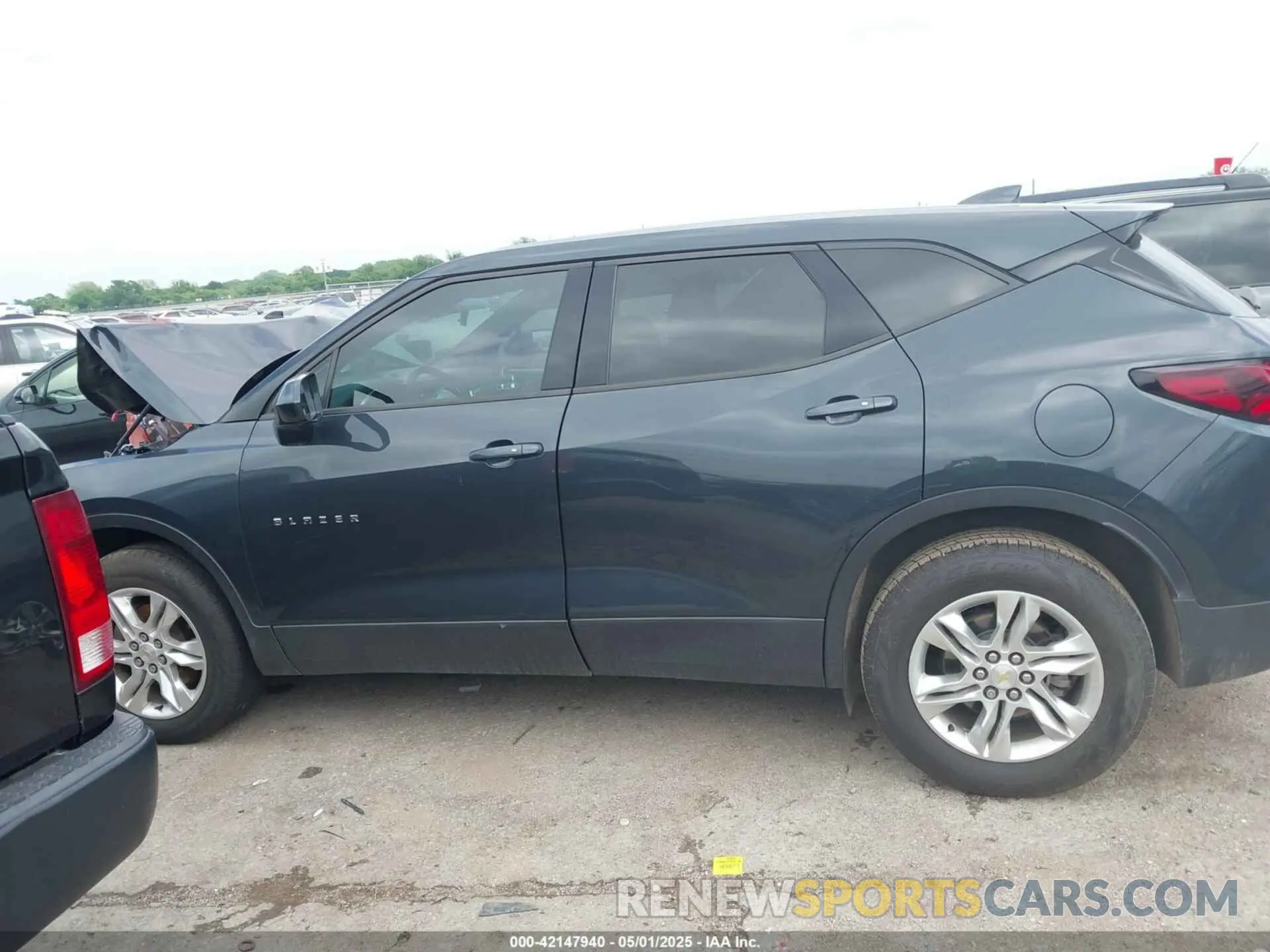 14 fotografías del automóvil dañado 3GNKBBRA0KS699143 CHEVROLET BLAZER 2019