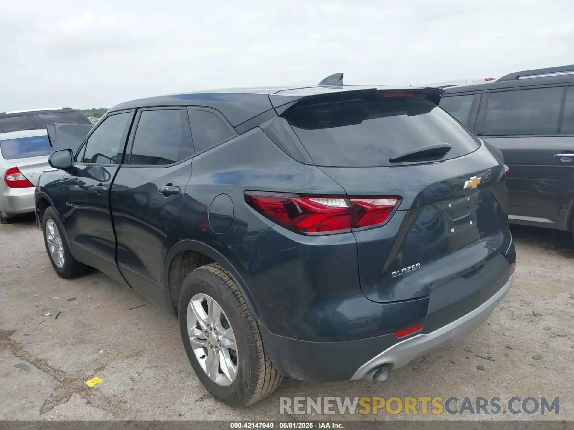3 fotografías del automóvil dañado 3GNKBBRA0KS699143 CHEVROLET BLAZER 2019