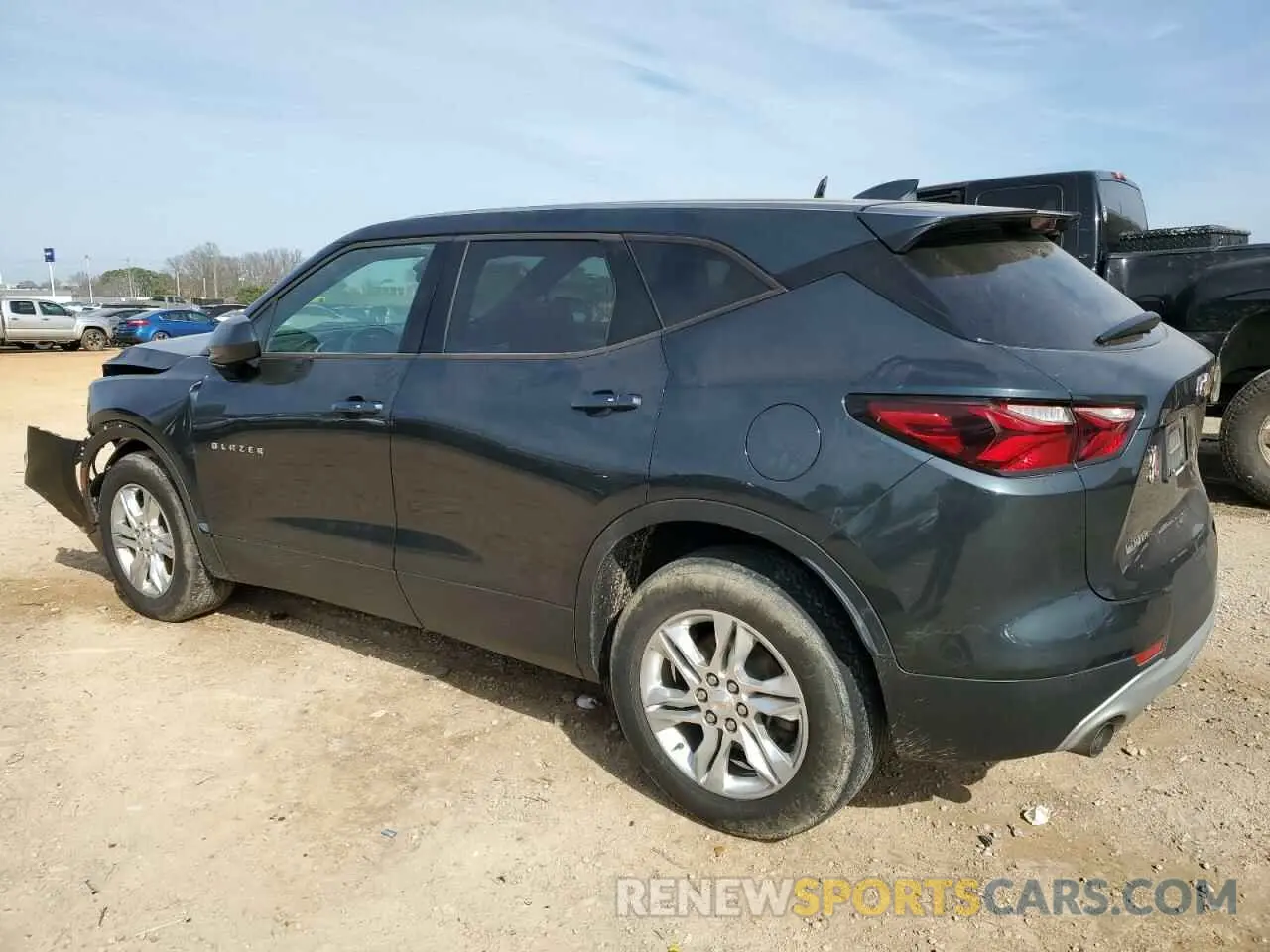 2 fotografías del automóvil dañado 3GNKBBRA8KS570129 CHEVROLET BLAZER 2019