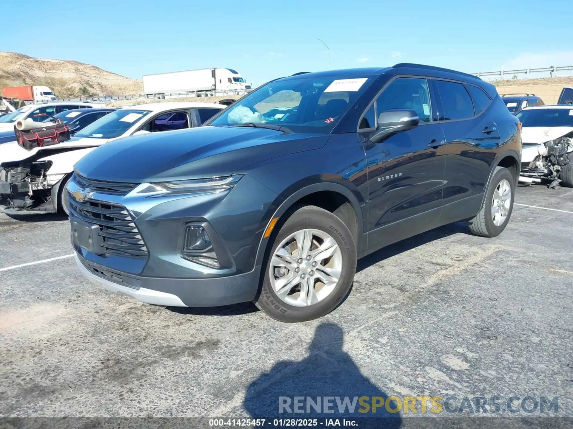 2 fotografías del automóvil dañado 3GNKBBRAXKS602045 CHEVROLET BLAZER 2019