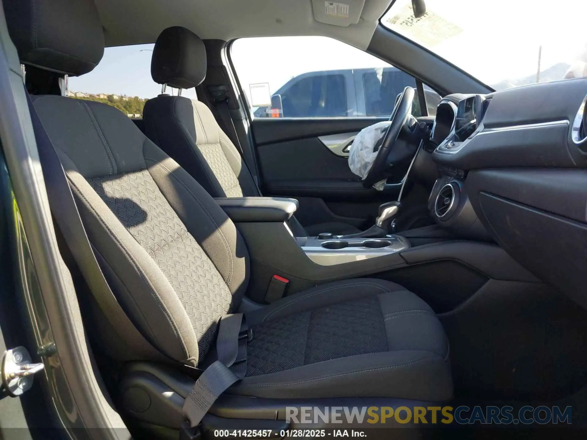 5 fotografías del automóvil dañado 3GNKBBRAXKS602045 CHEVROLET BLAZER 2019