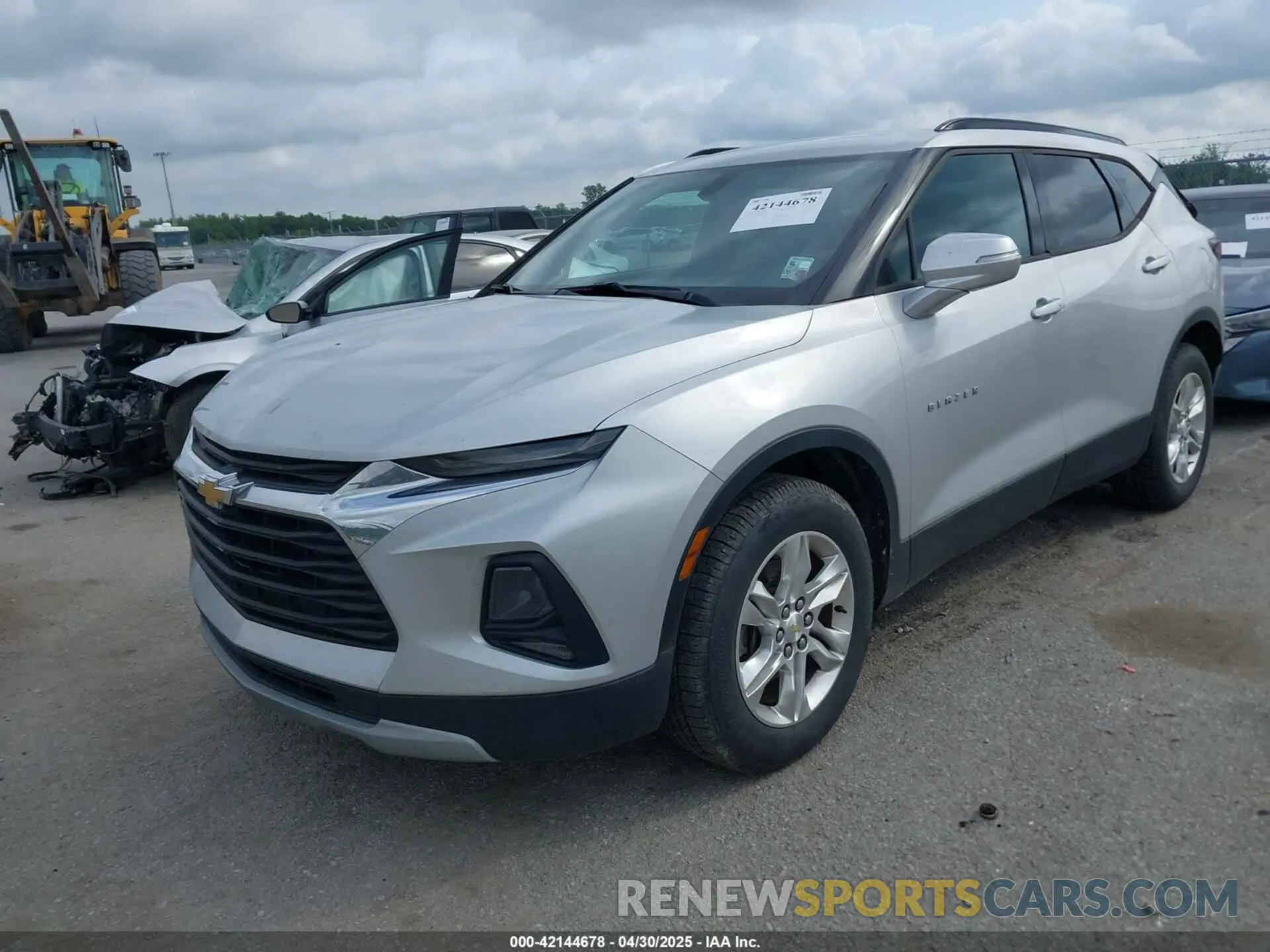 2 fotografías del automóvil dañado 3GNKBCRS8KS657026 CHEVROLET BLAZER 2019
