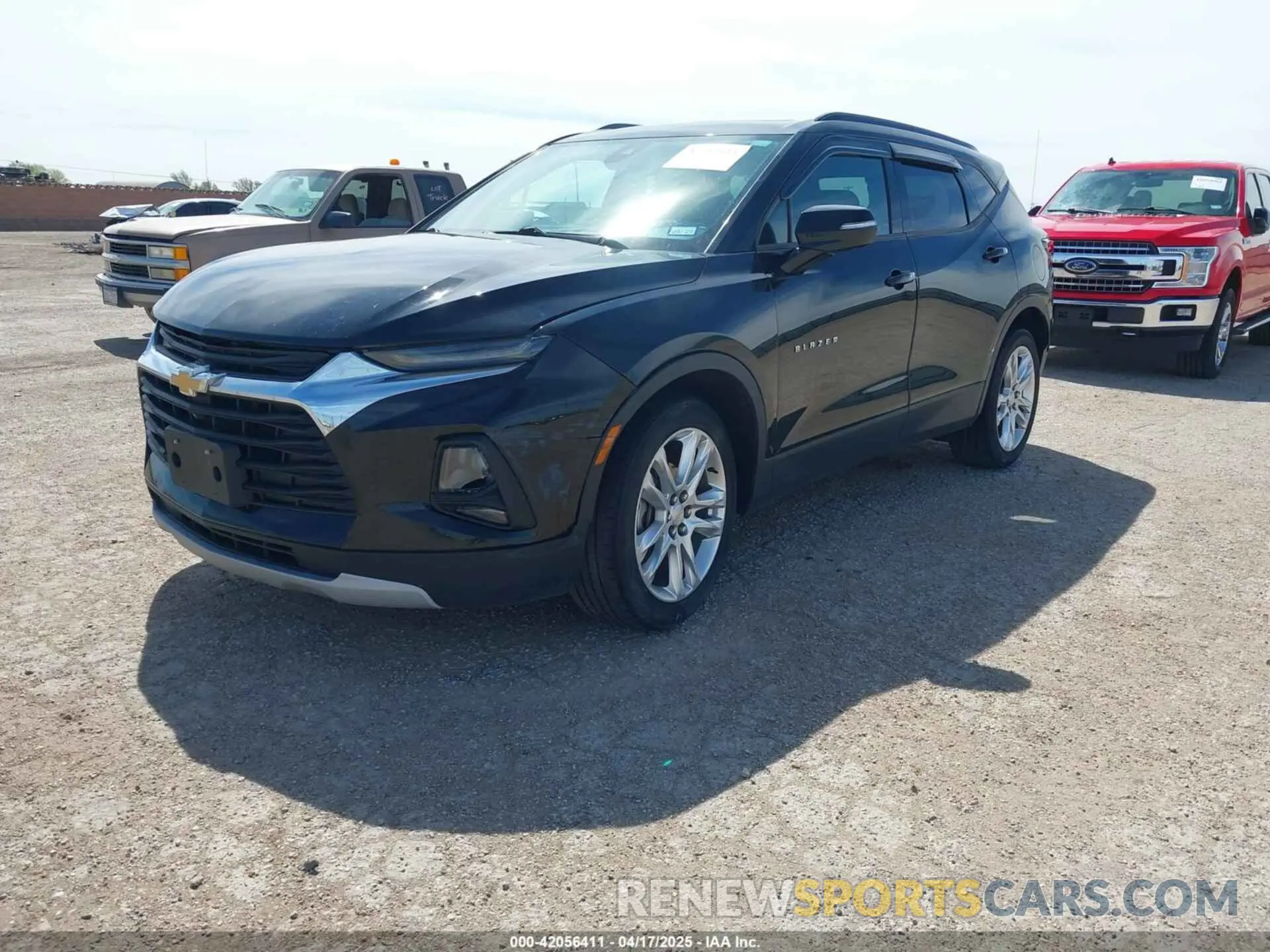 2 fotografías del automóvil dañado 3GNKBDRSXKS640962 CHEVROLET BLAZER 2019
