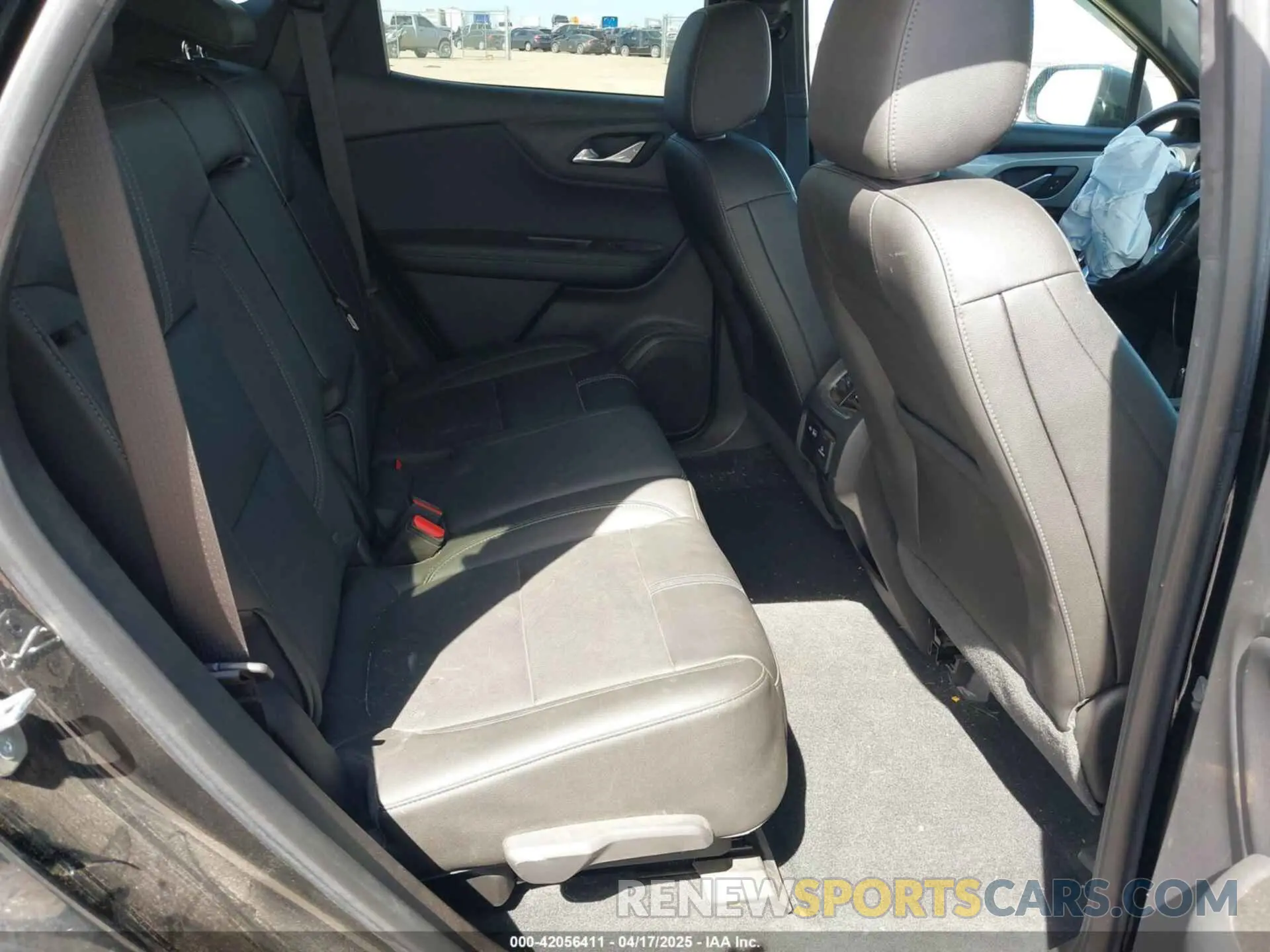 8 fotografías del automóvil dañado 3GNKBDRSXKS640962 CHEVROLET BLAZER 2019