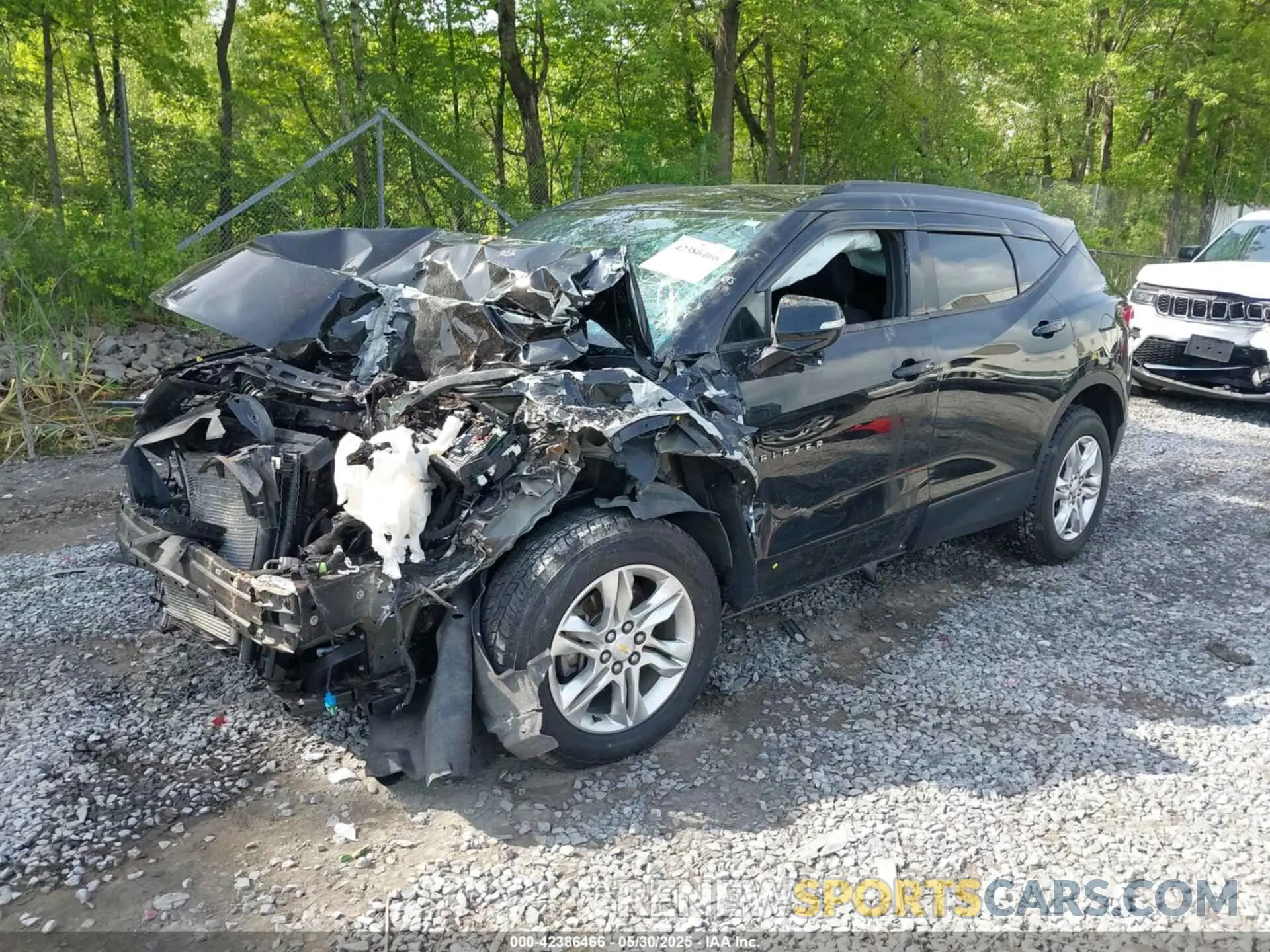 2 fotografías del automóvil dañado 3GNKBGRSXKS676491 CHEVROLET BLAZER 2019