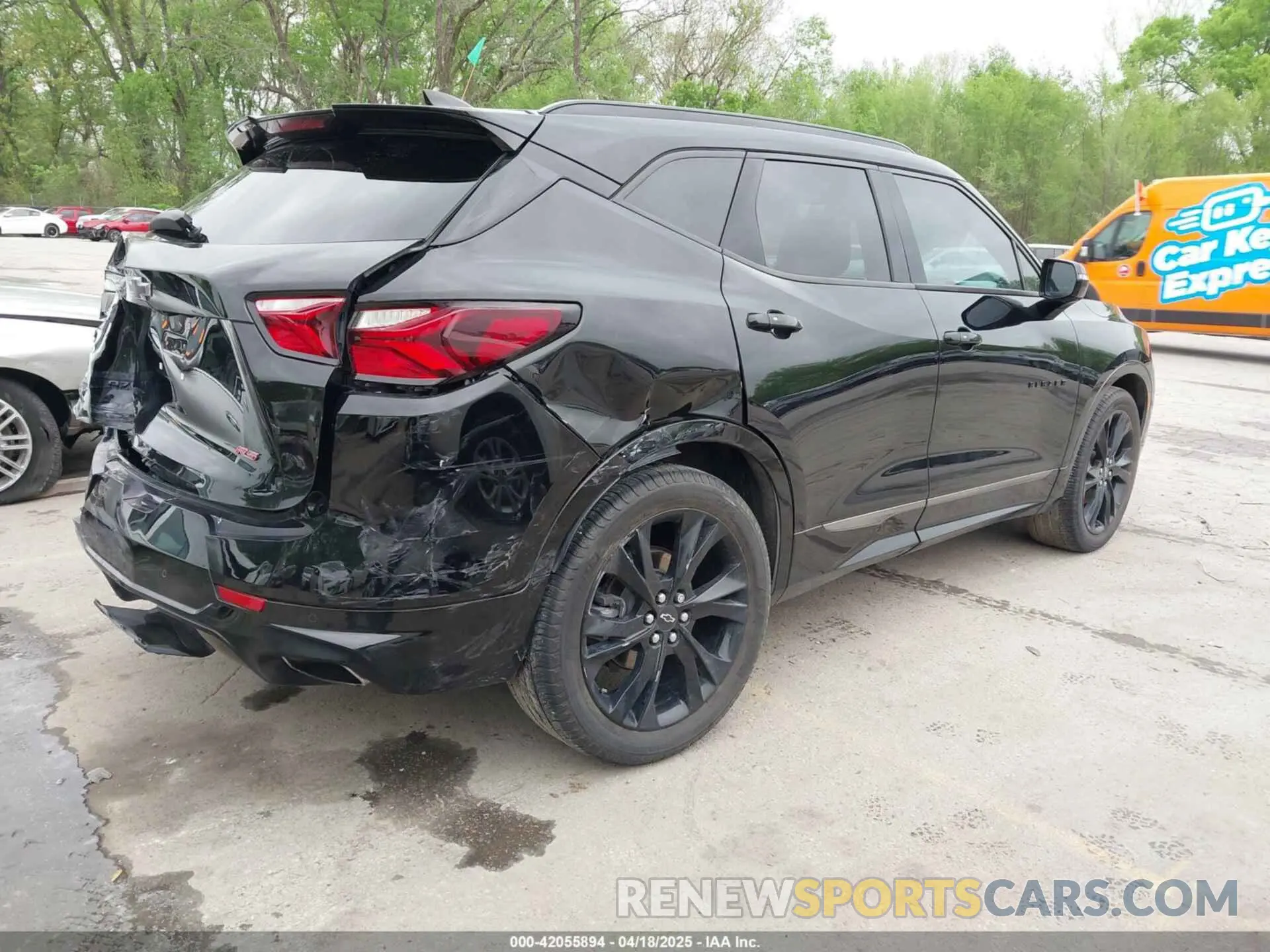 4 fotografías del automóvil dañado 3GNKBJRS8KS589136 CHEVROLET BLAZER 2019