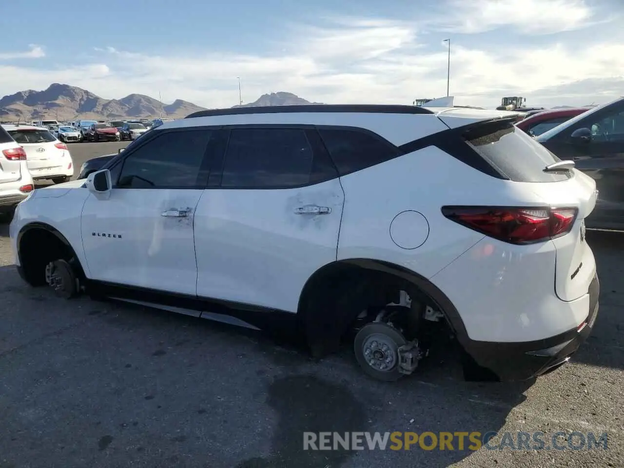 2 fotografías del automóvil dañado 3GNKBJRSXKS661583 CHEVROLET BLAZER 2019